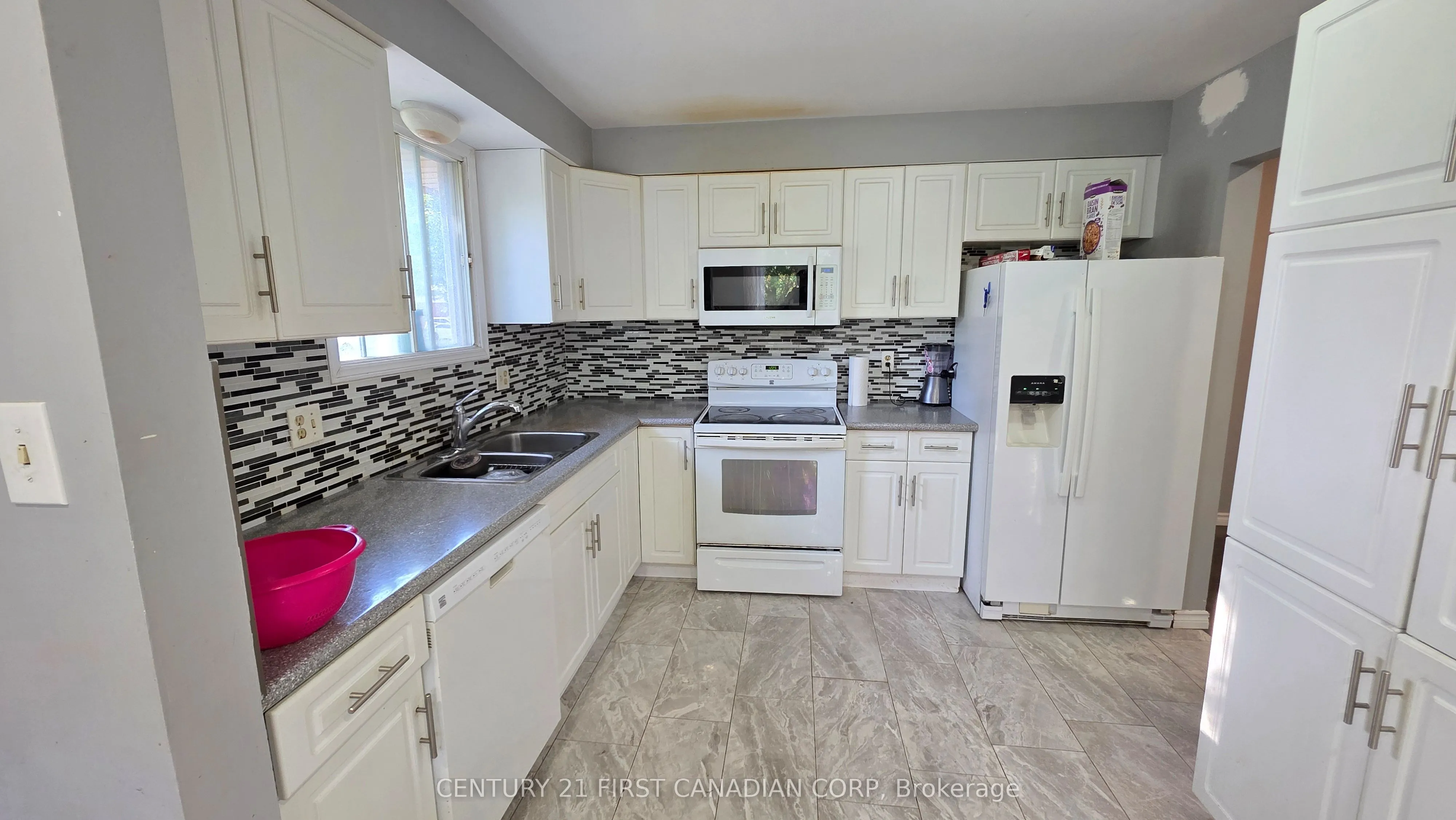 2 Muriel Crescent
