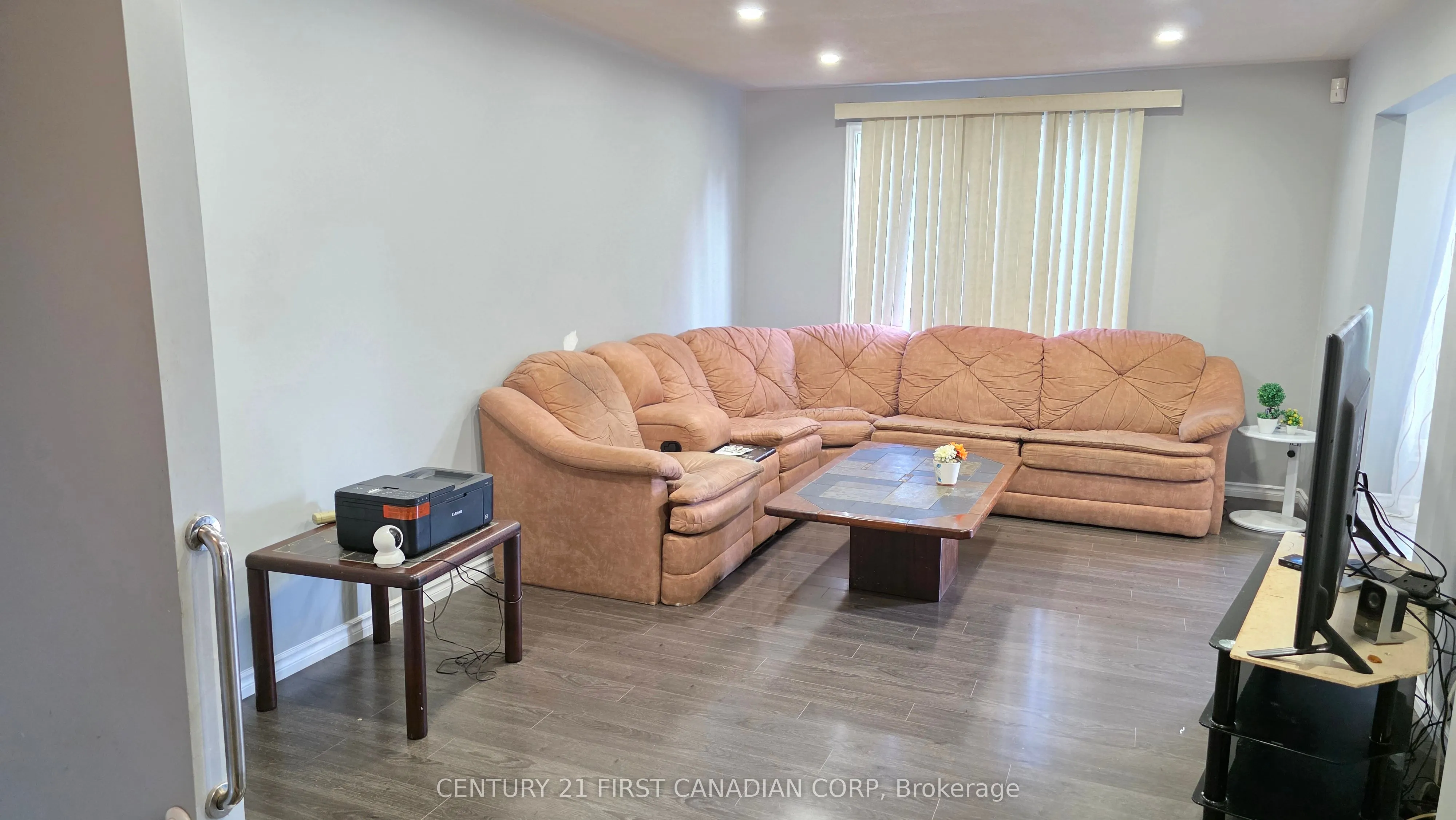 2 Muriel Crescent