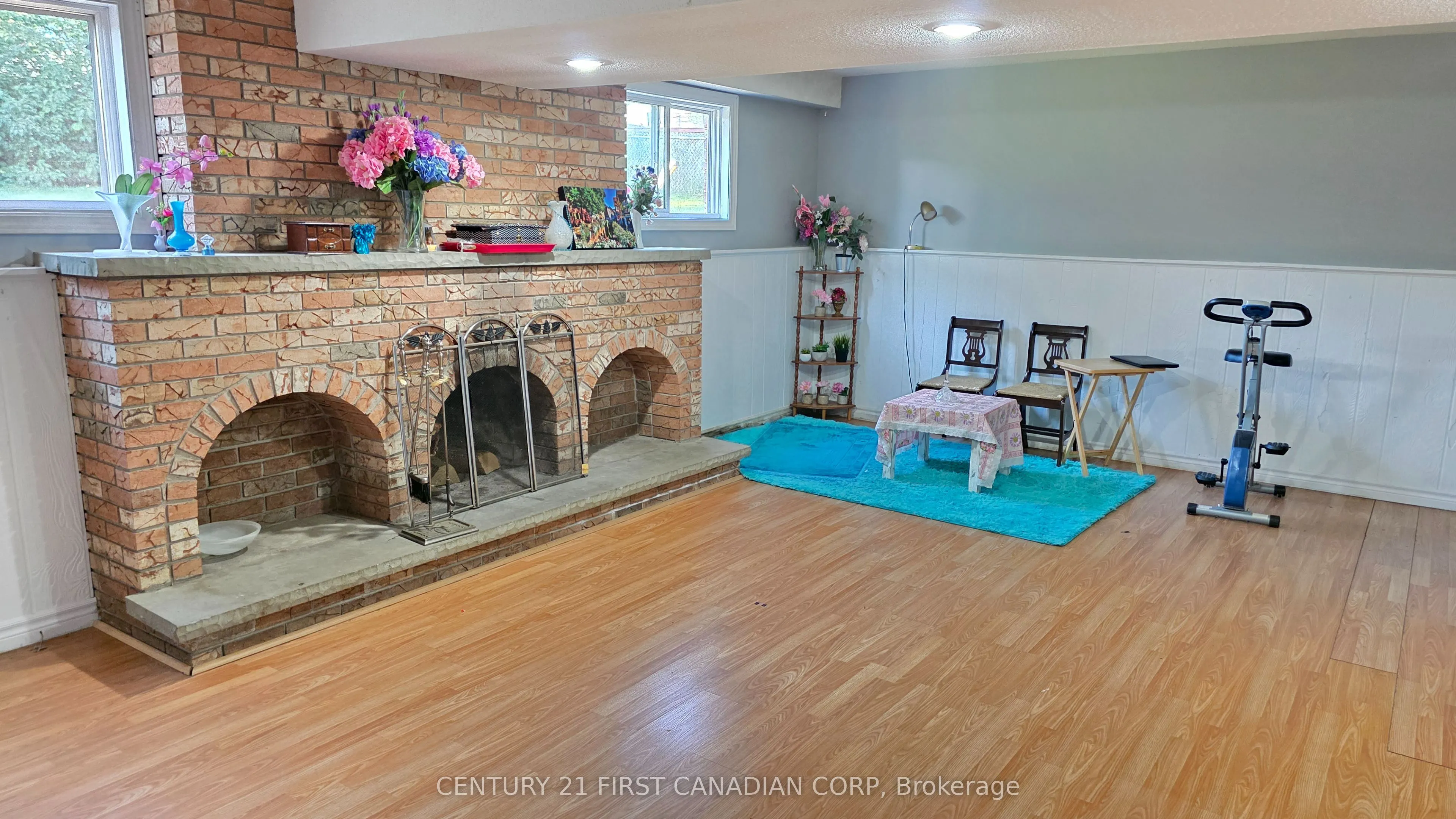 2 Muriel Crescent