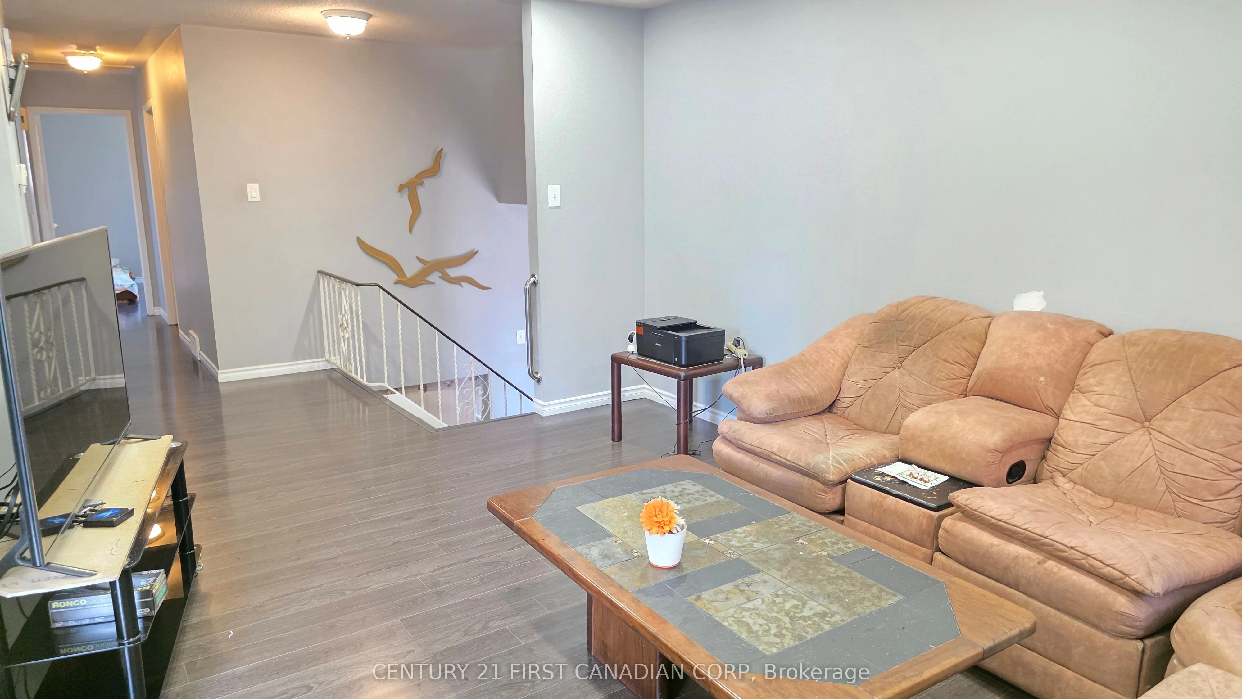 2 Muriel Crescent