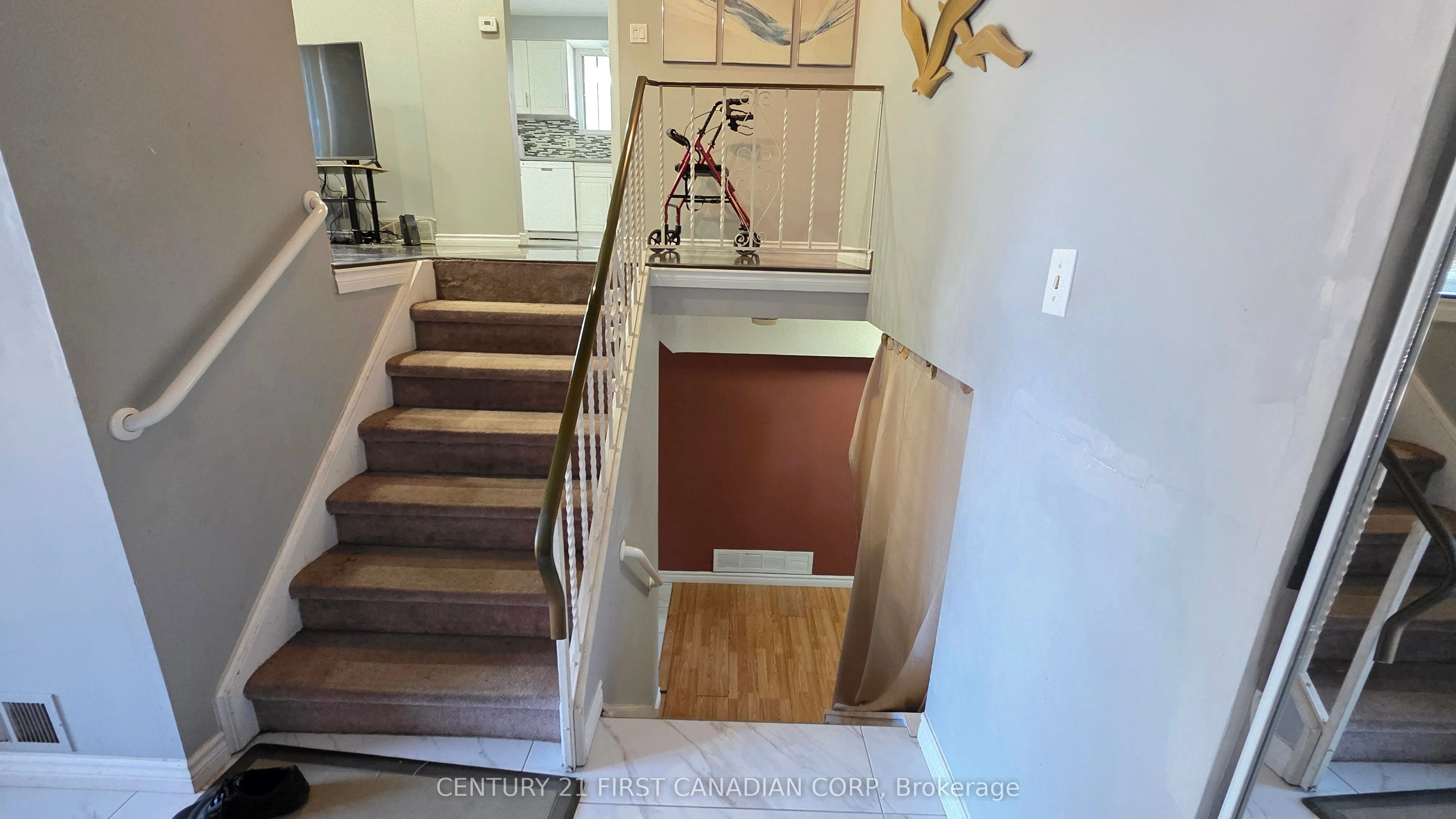 2 Muriel Crescent