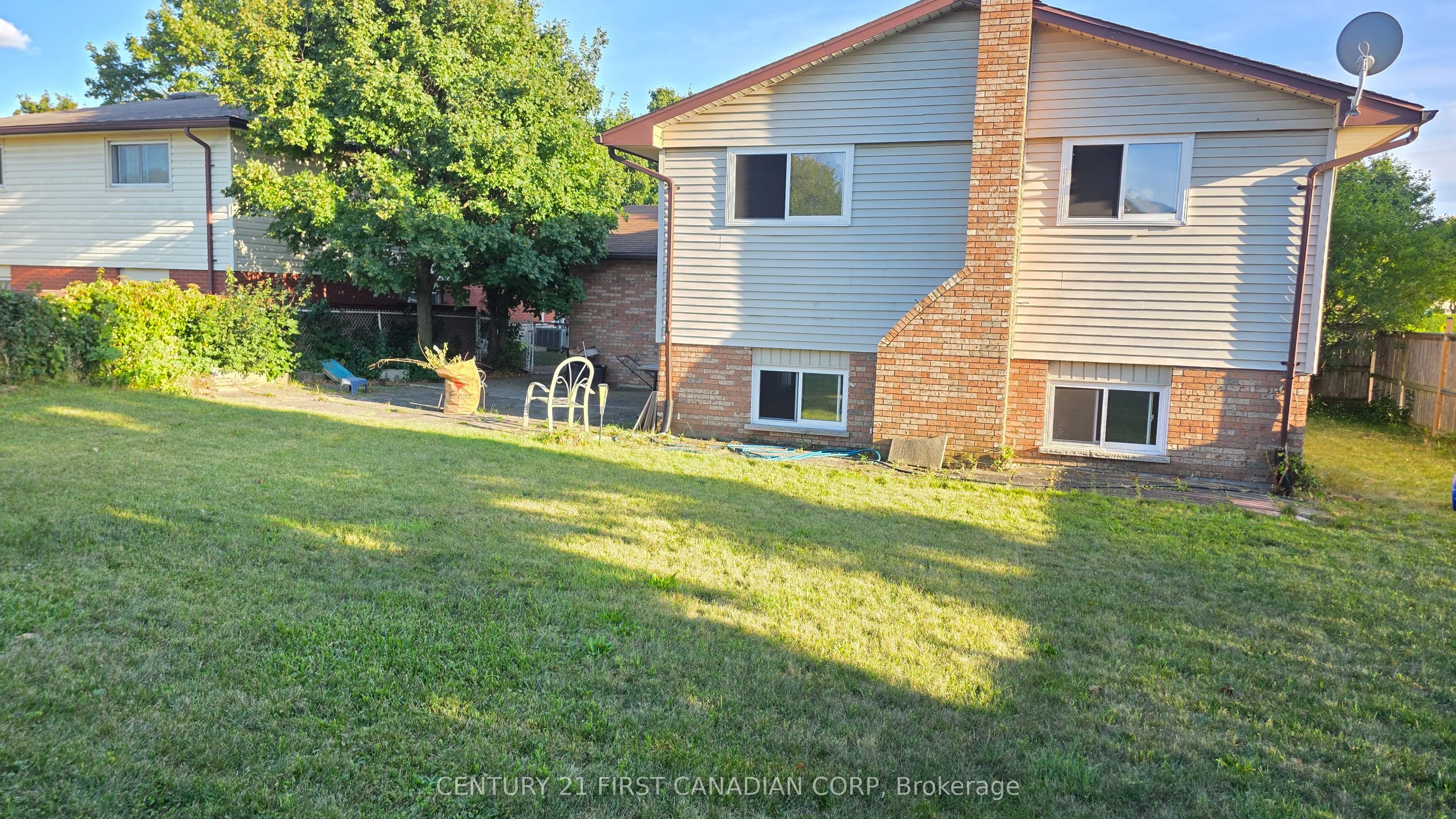 2 Muriel Crescent