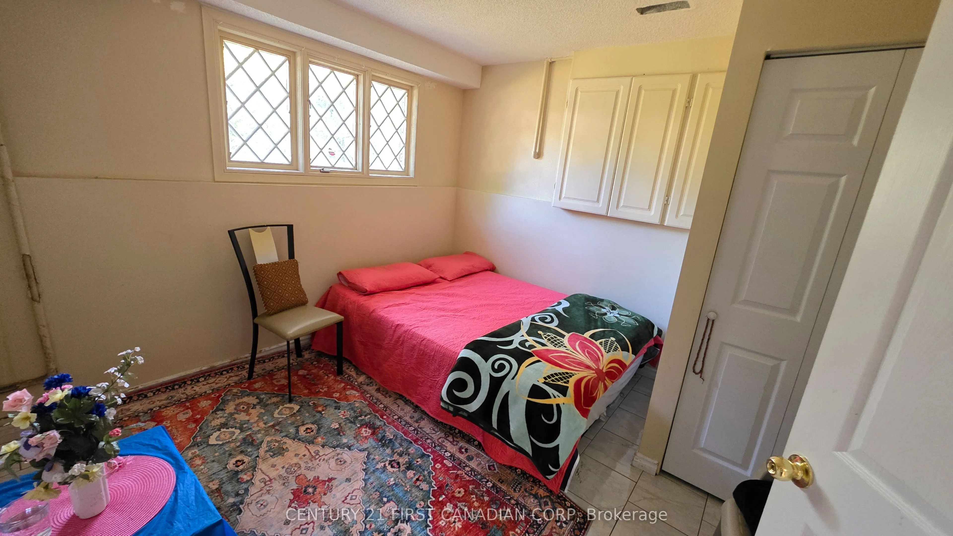 2 Muriel Crescent