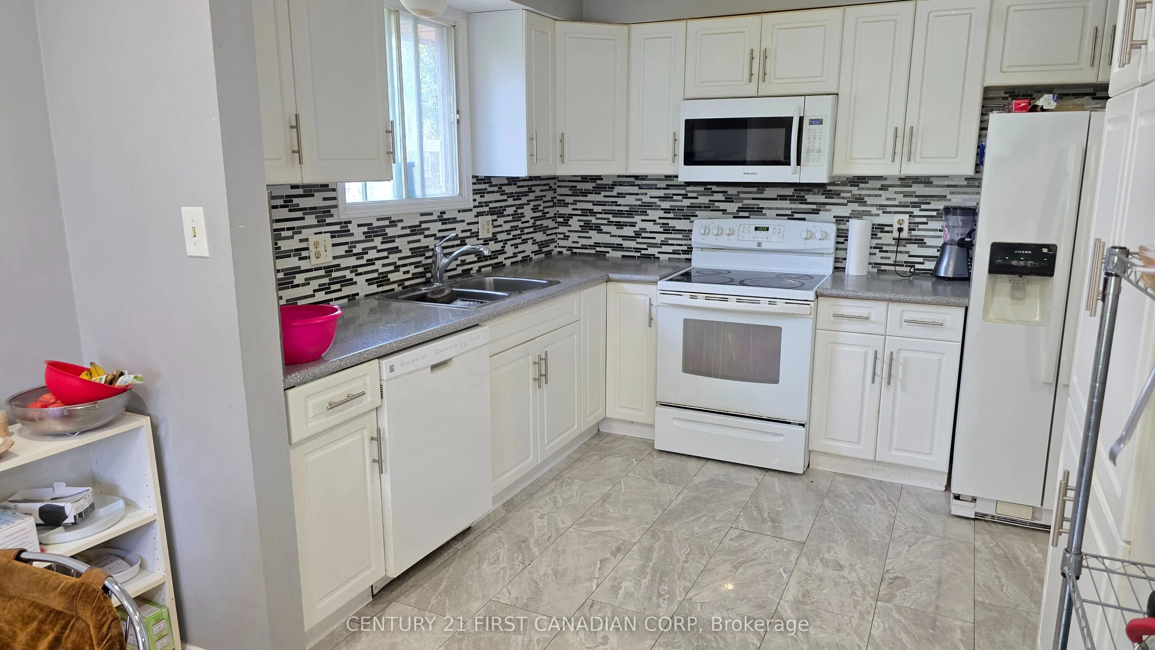 2 Muriel Crescent