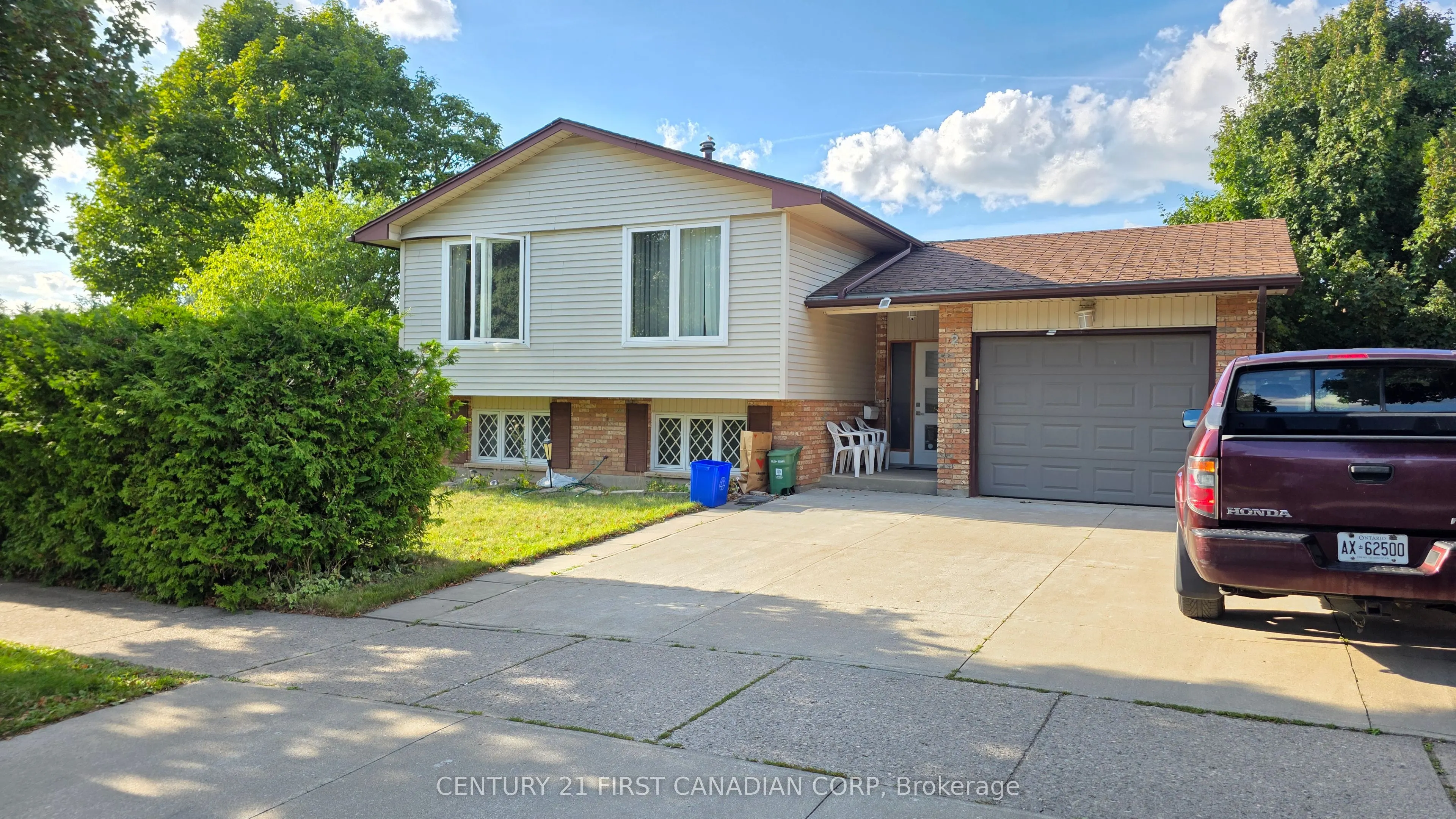 2 Muriel Crescent