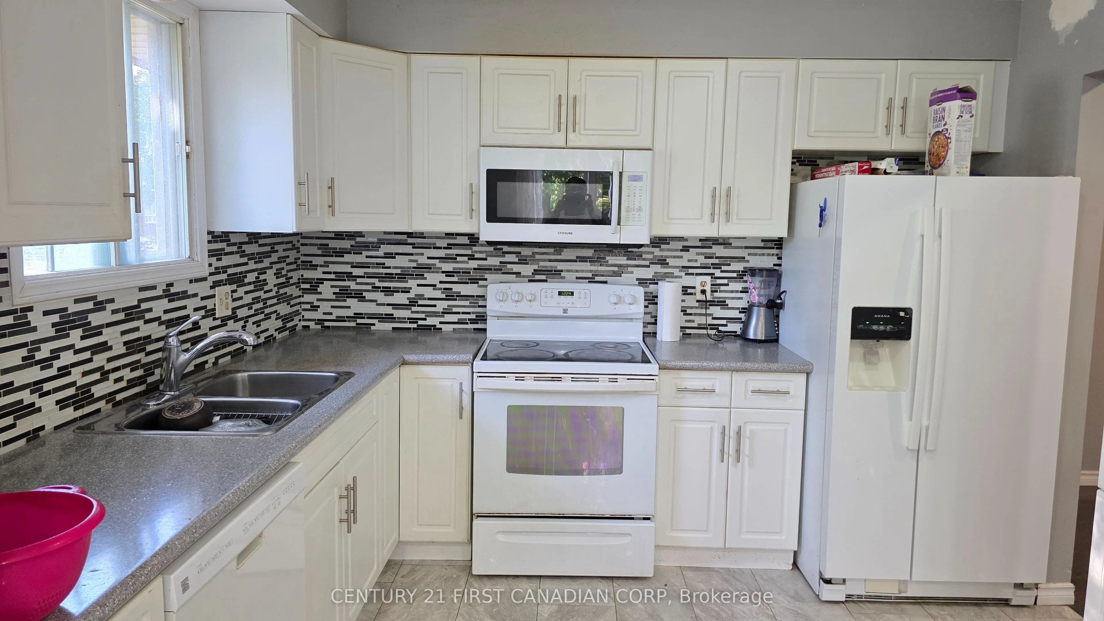 2 Muriel Crescent