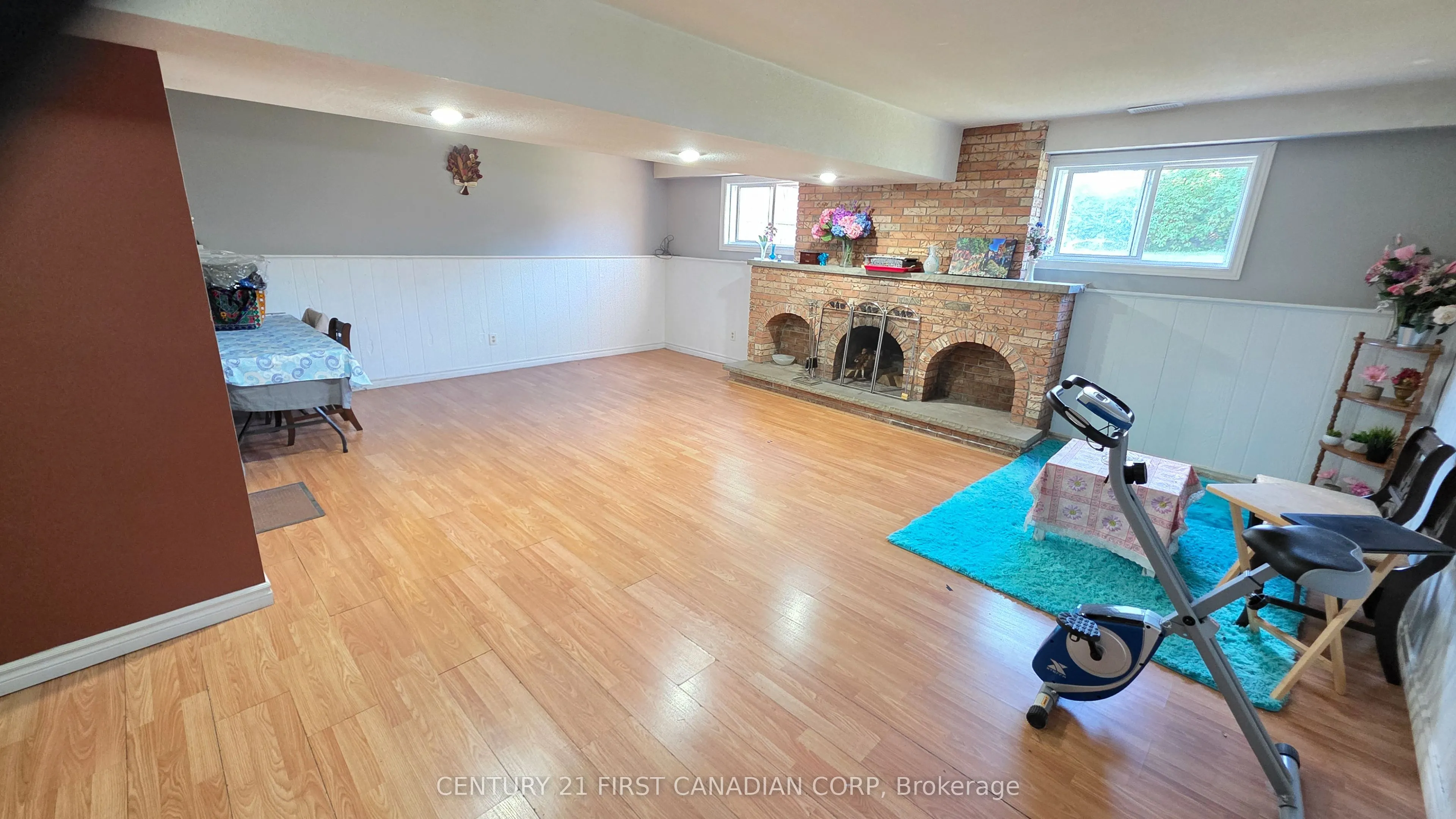 2 Muriel Crescent