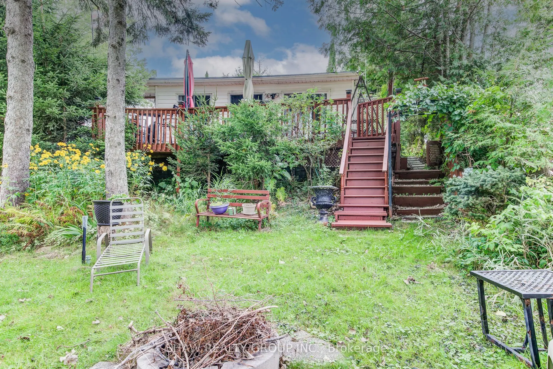 691 Oak Crescent