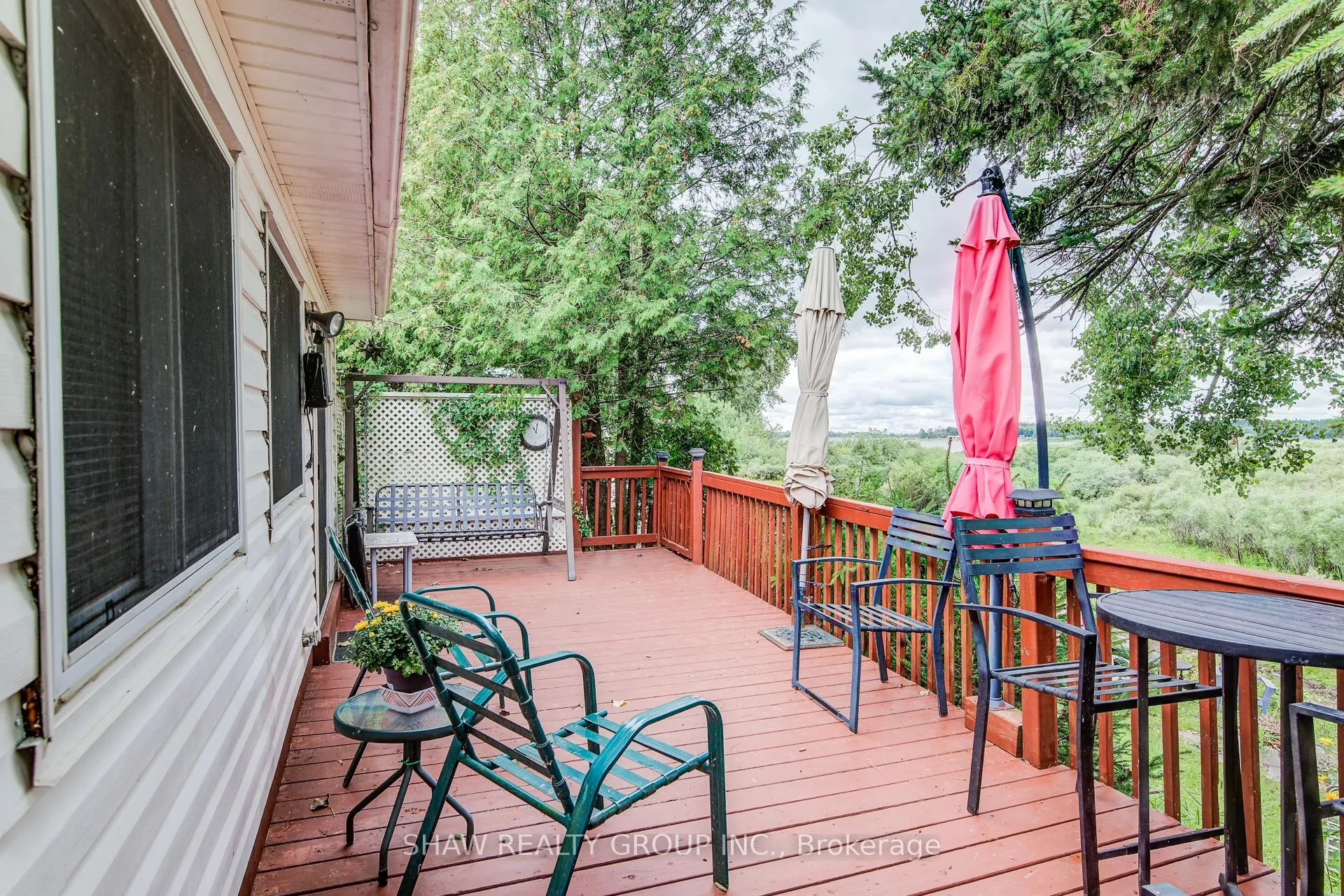 691 Oak Crescent