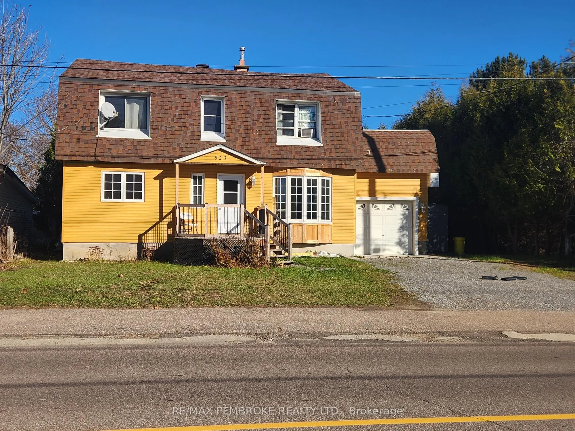 523 Boundary Road E