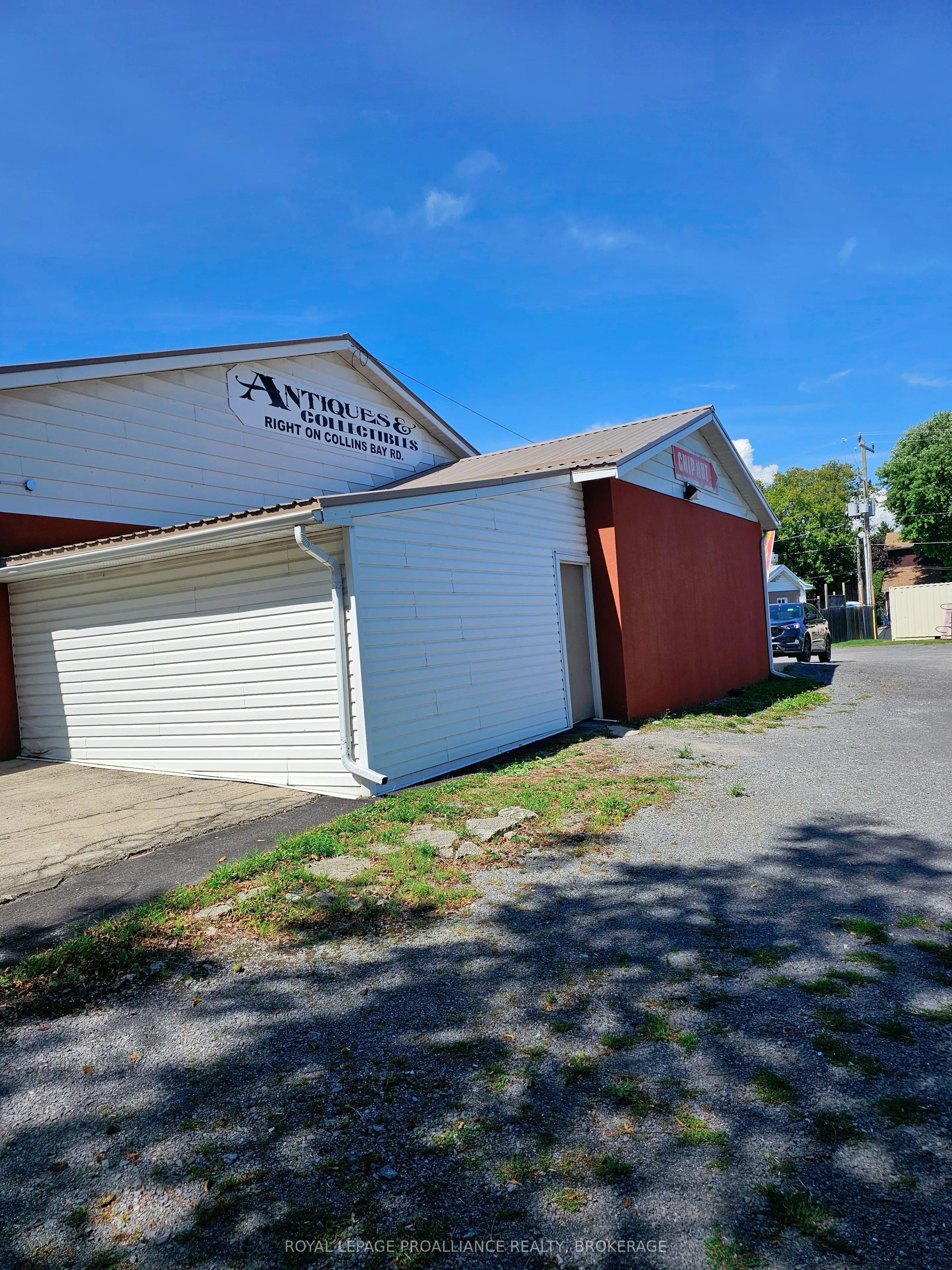 666 Collins Bay Road