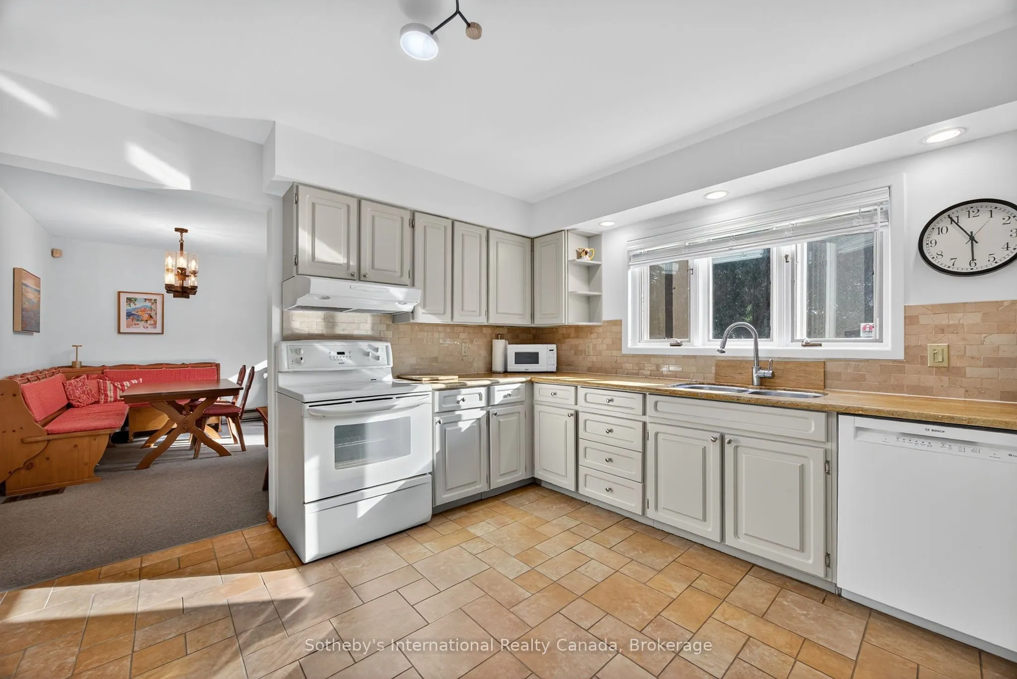152 Bayview Avenue
