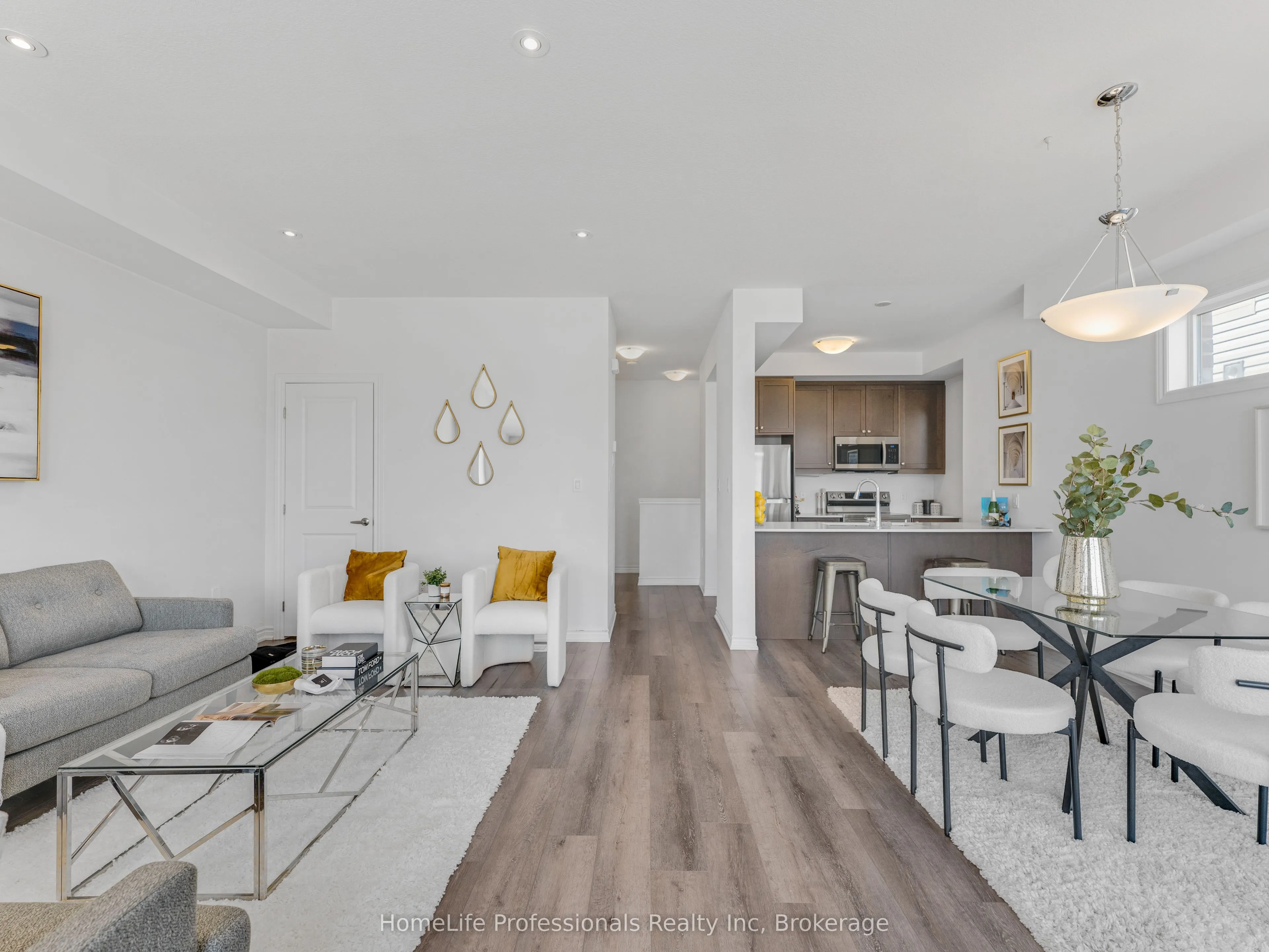 61 Soho Street, #123