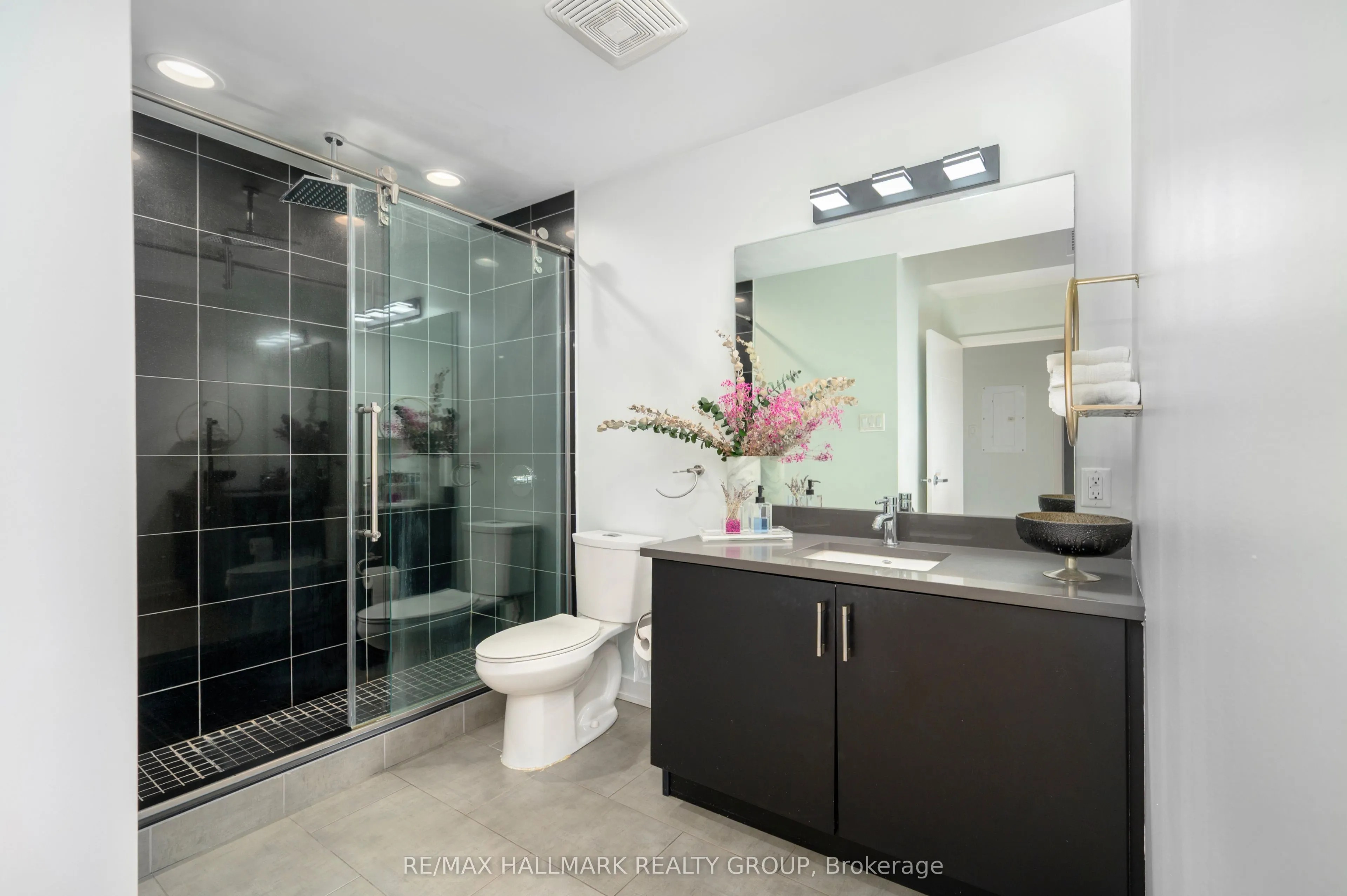 195 Besserer Street, #2701