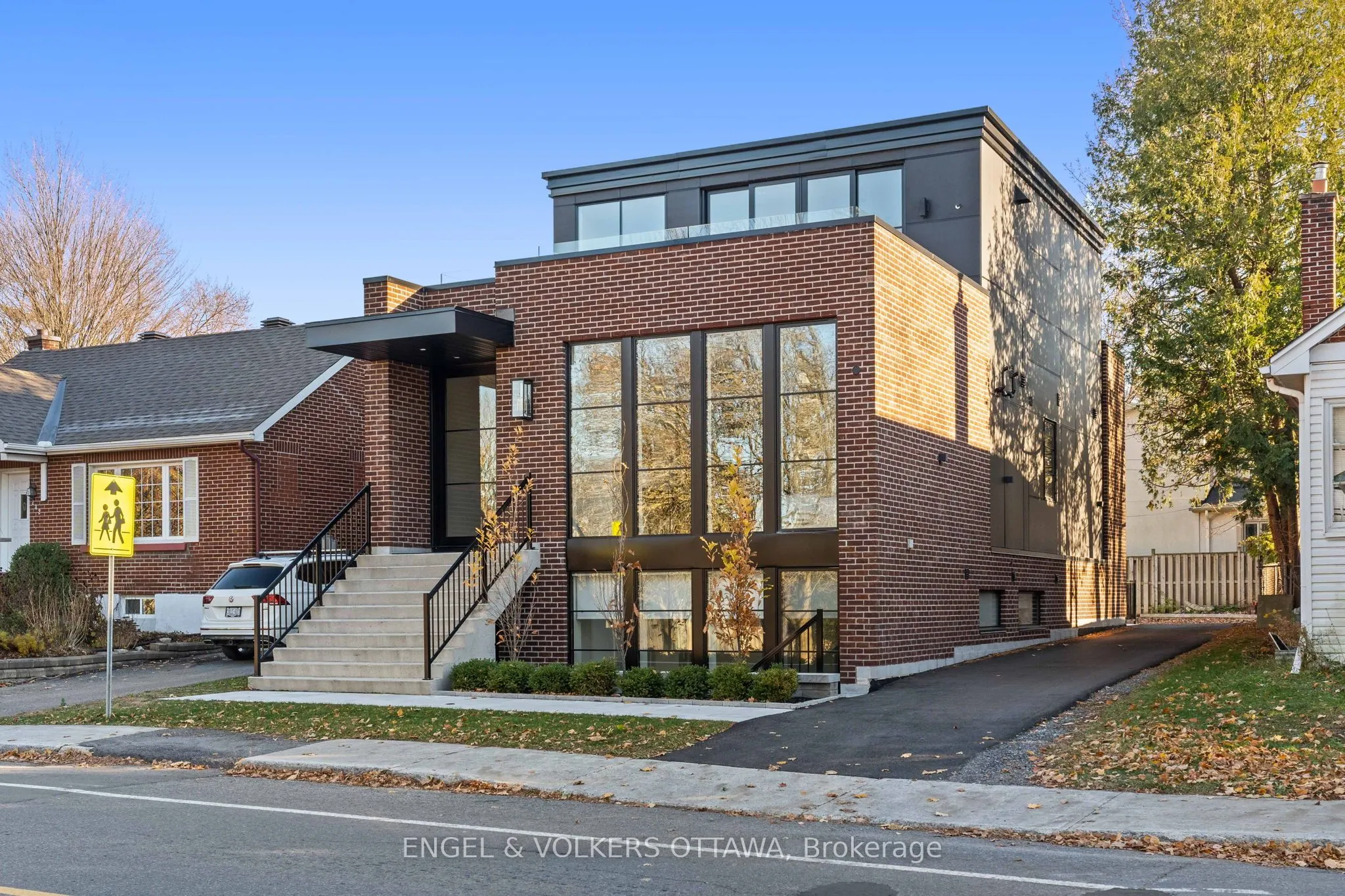 246 BYRON Avenue