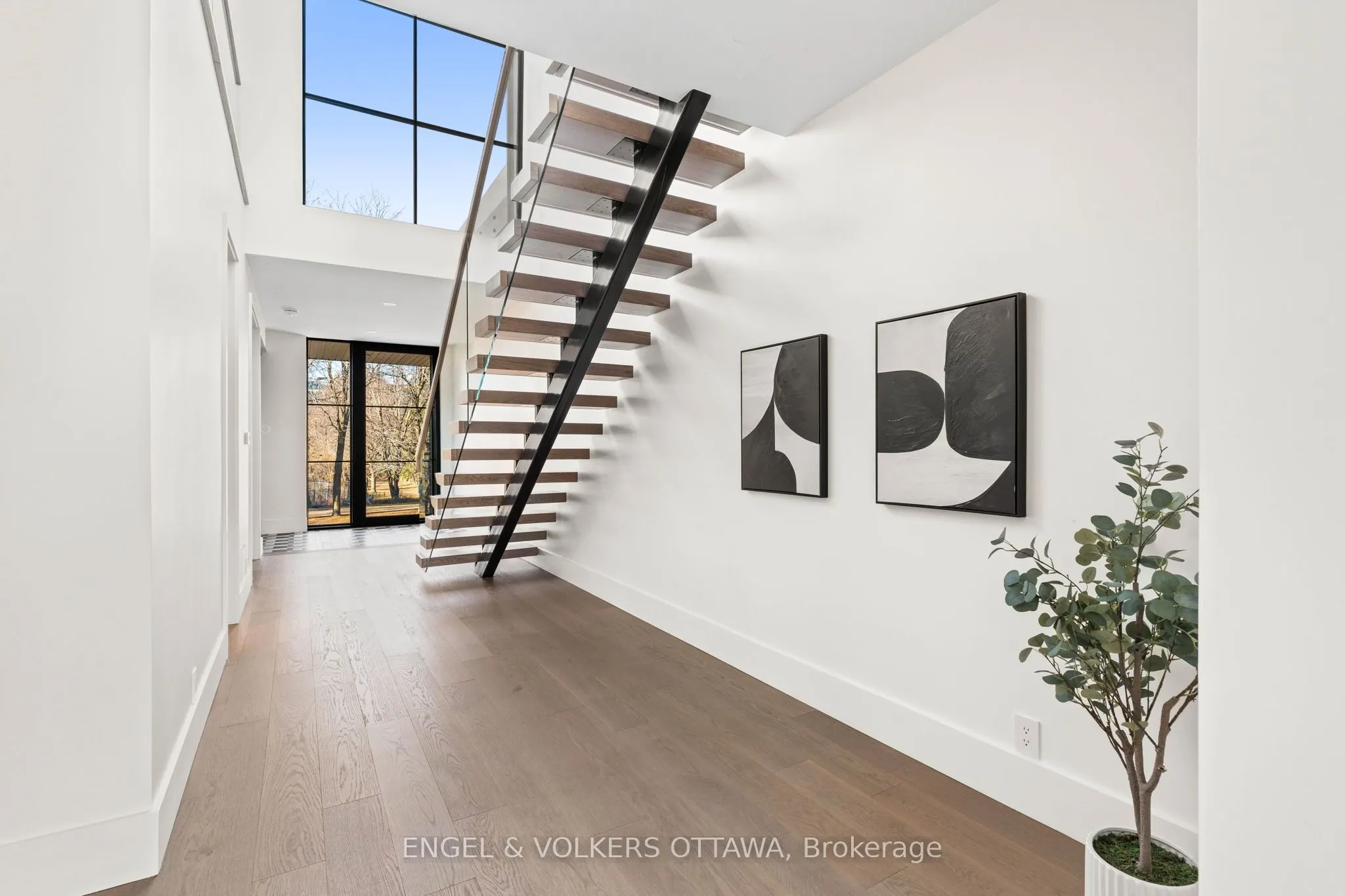 246 BYRON Avenue