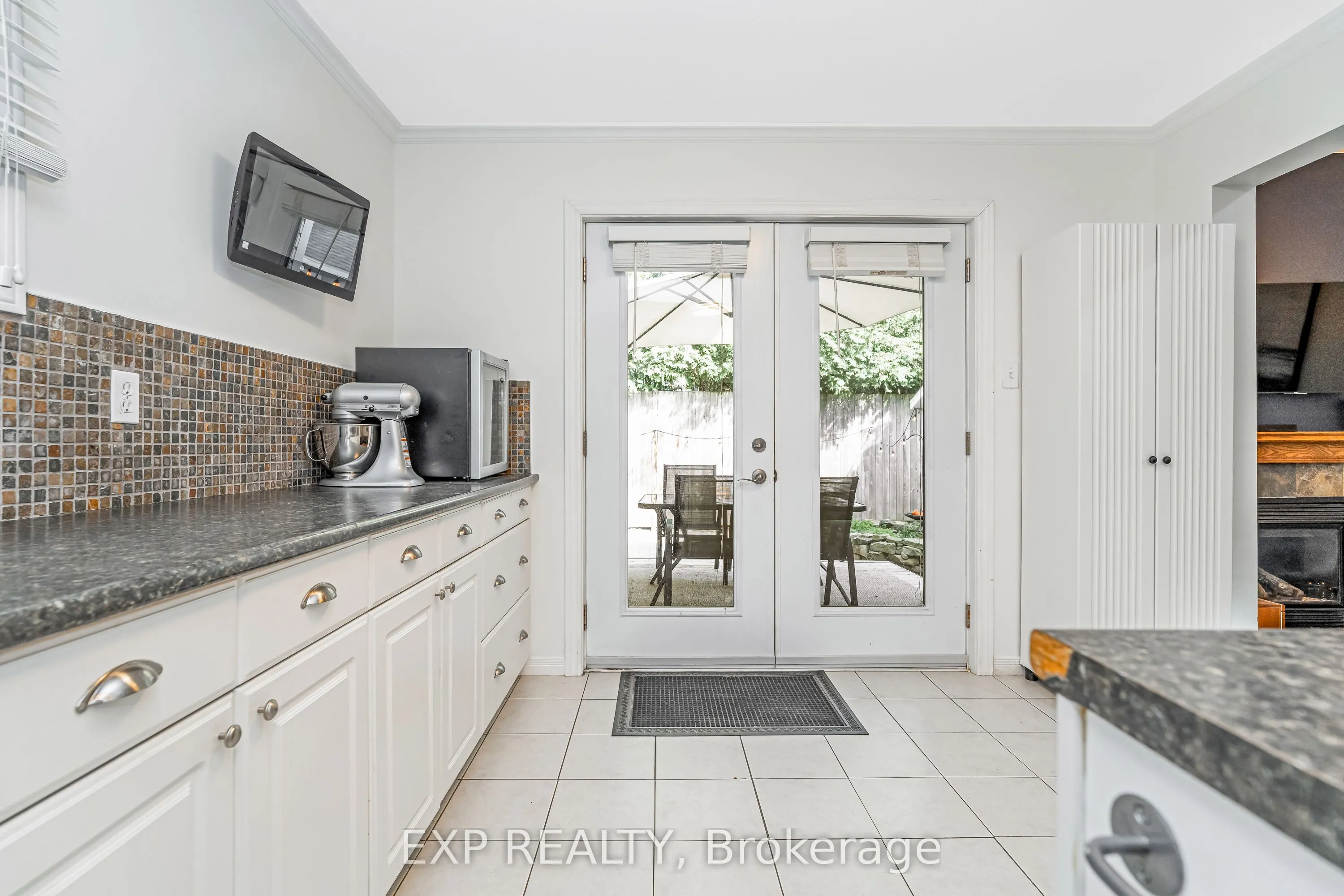 18 Hawley Crescent