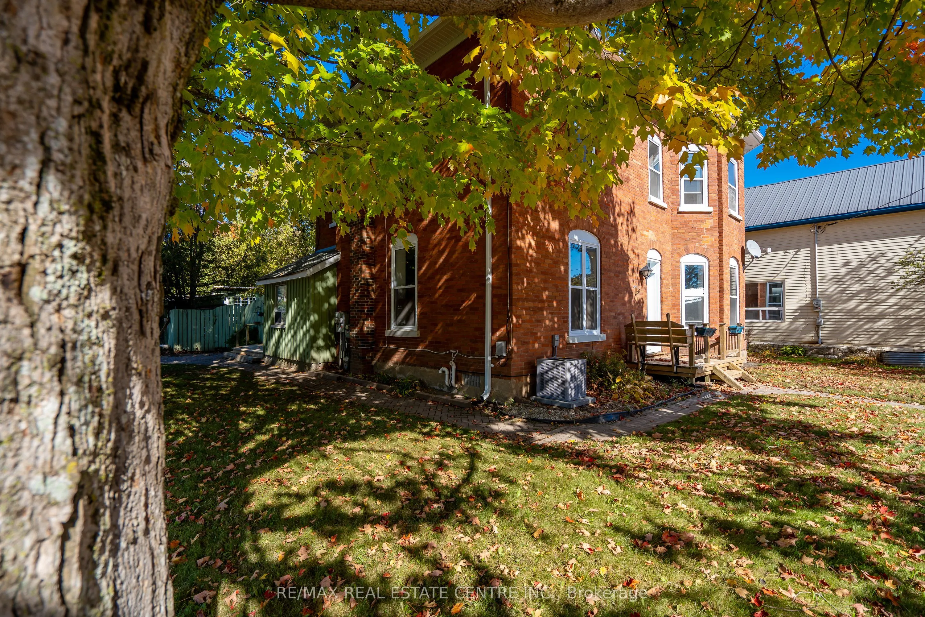 154 Main Street W