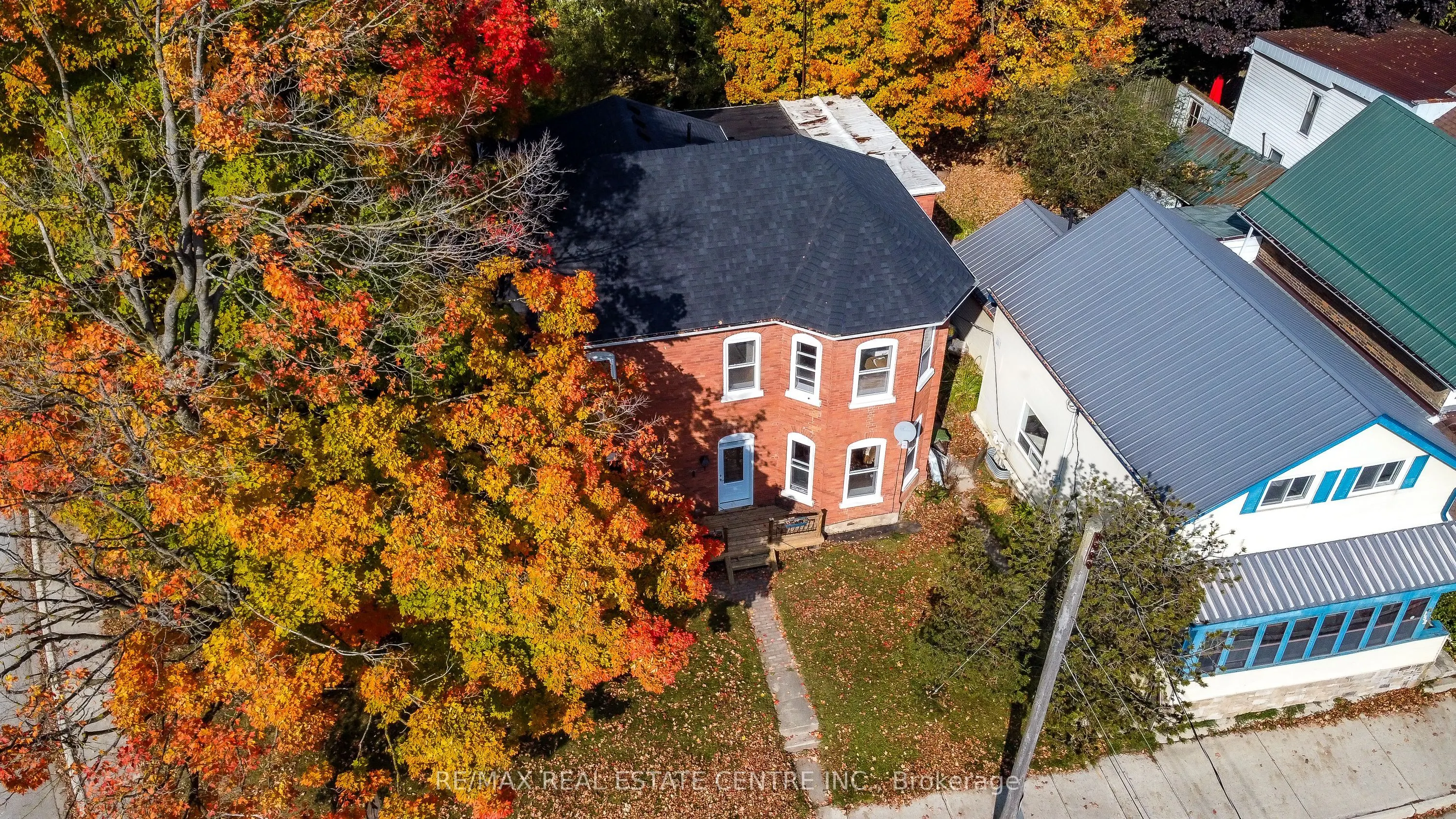 154 Main Street W