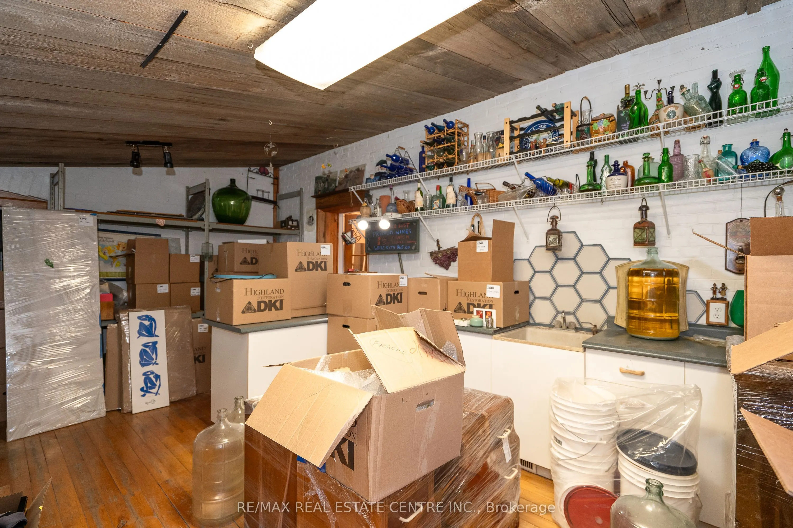 154 Main Street W