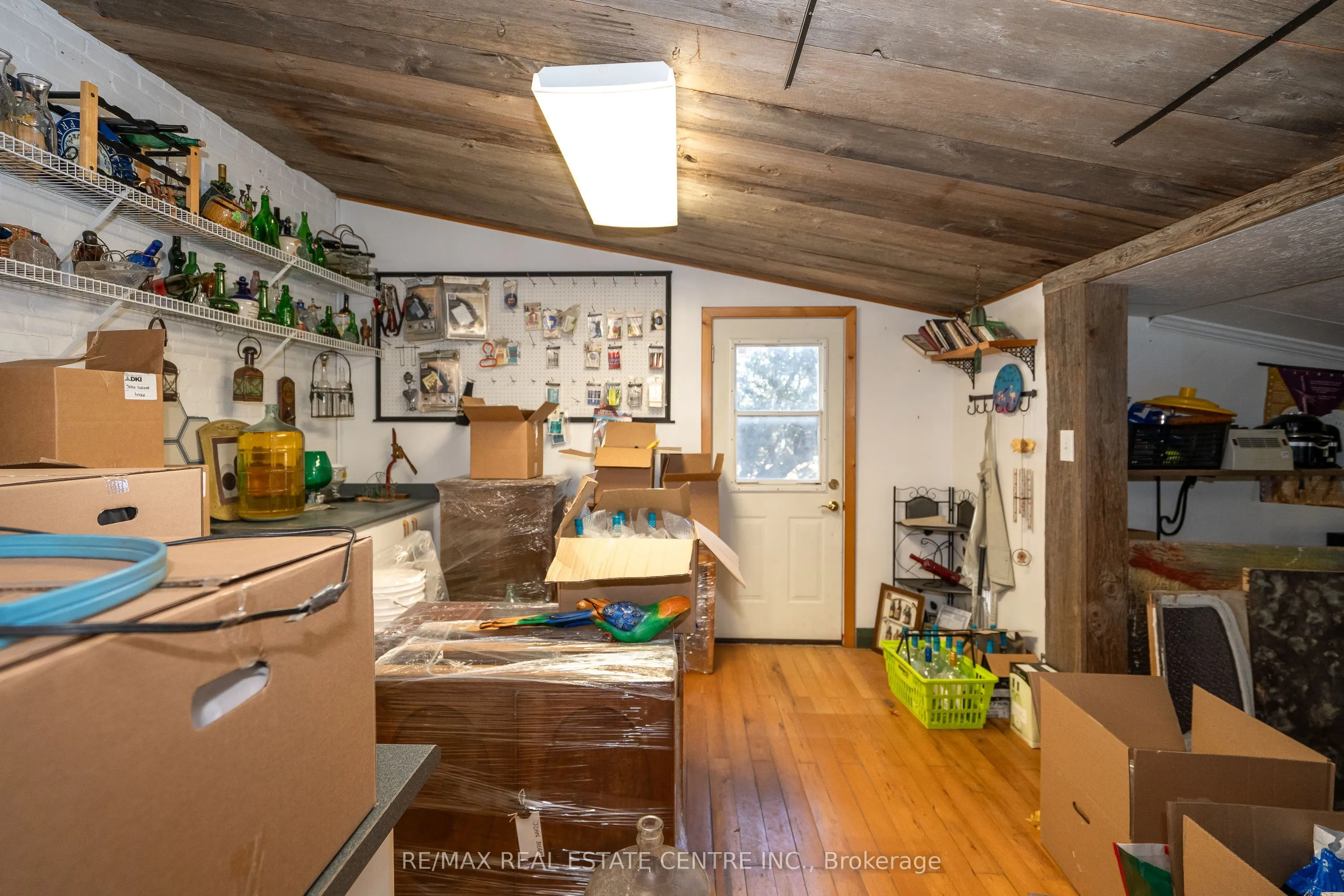 154 Main Street W