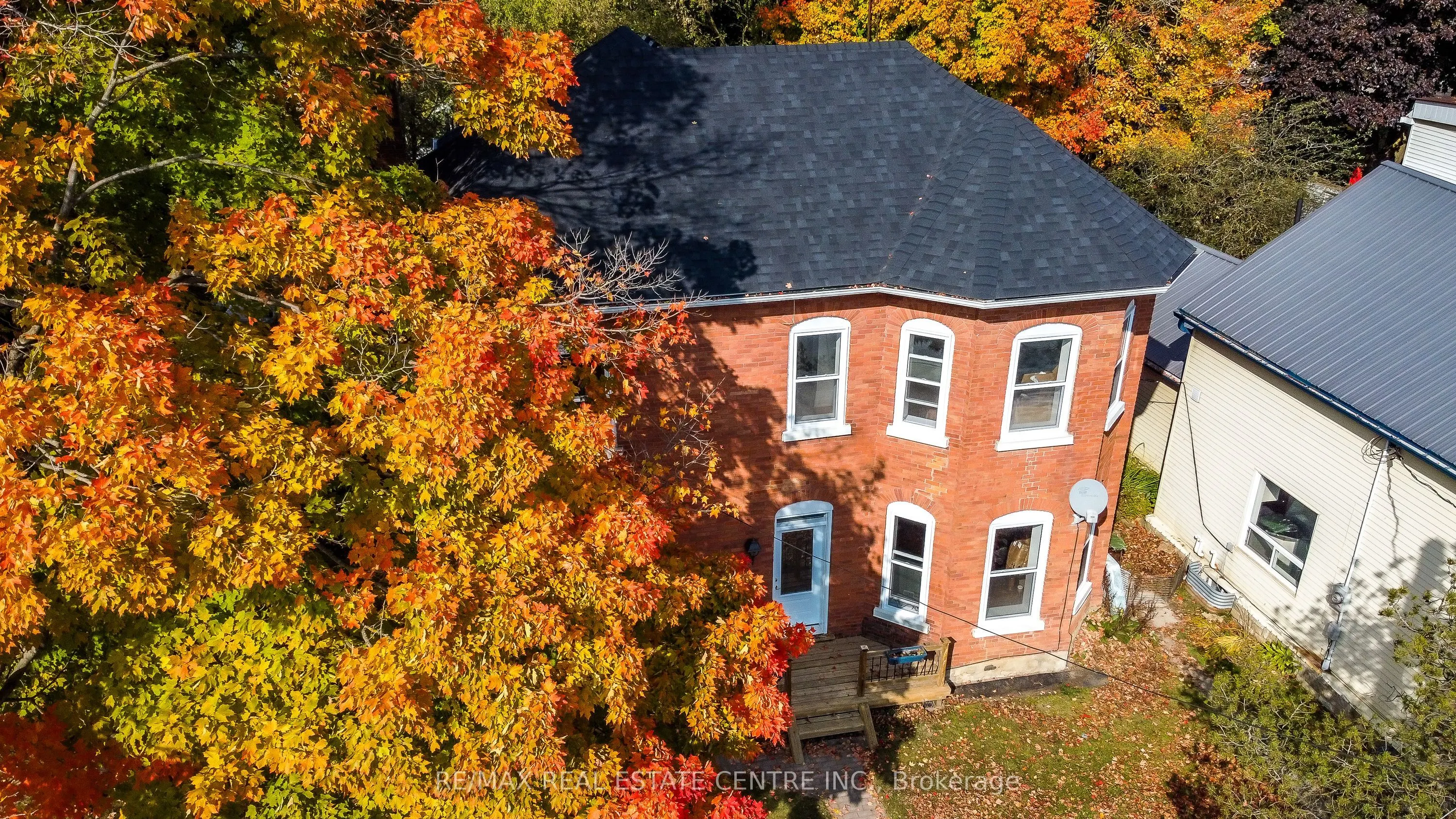 154 Main Street W