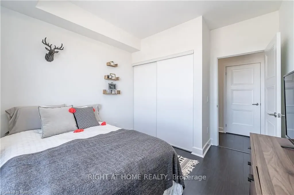 255 Northfield Drive E, #606