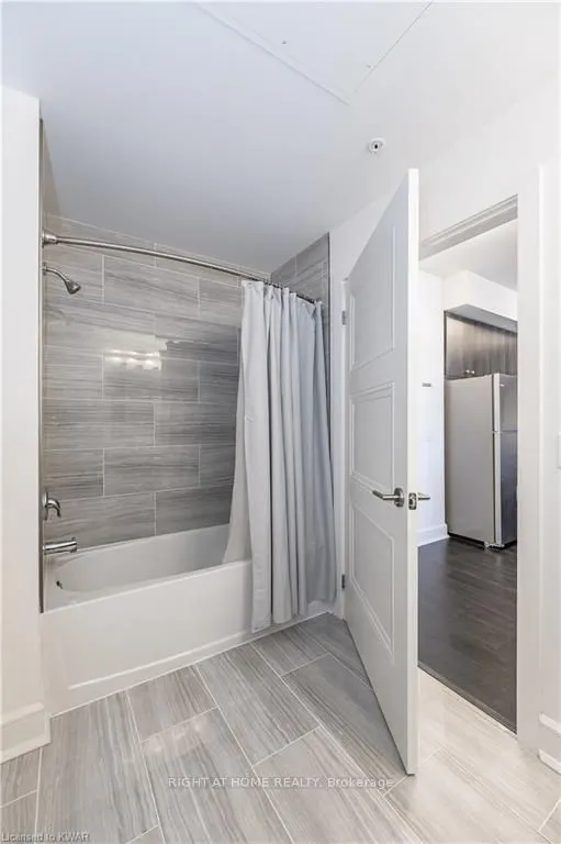255 Northfield Drive E, #606