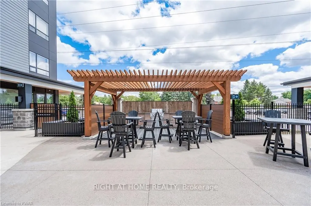 255 Northfield Drive E, #606