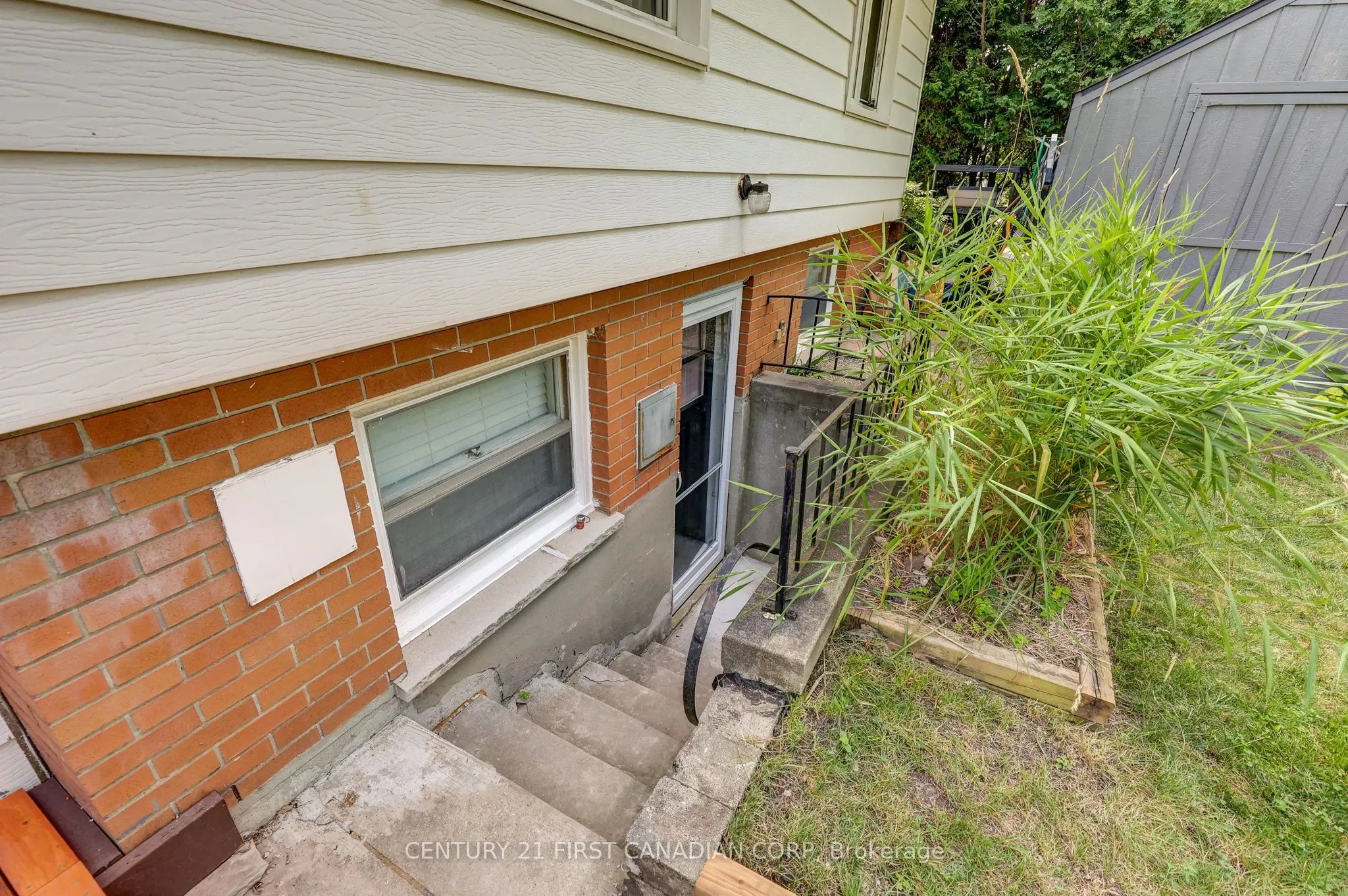 611 Chiddington Avenue