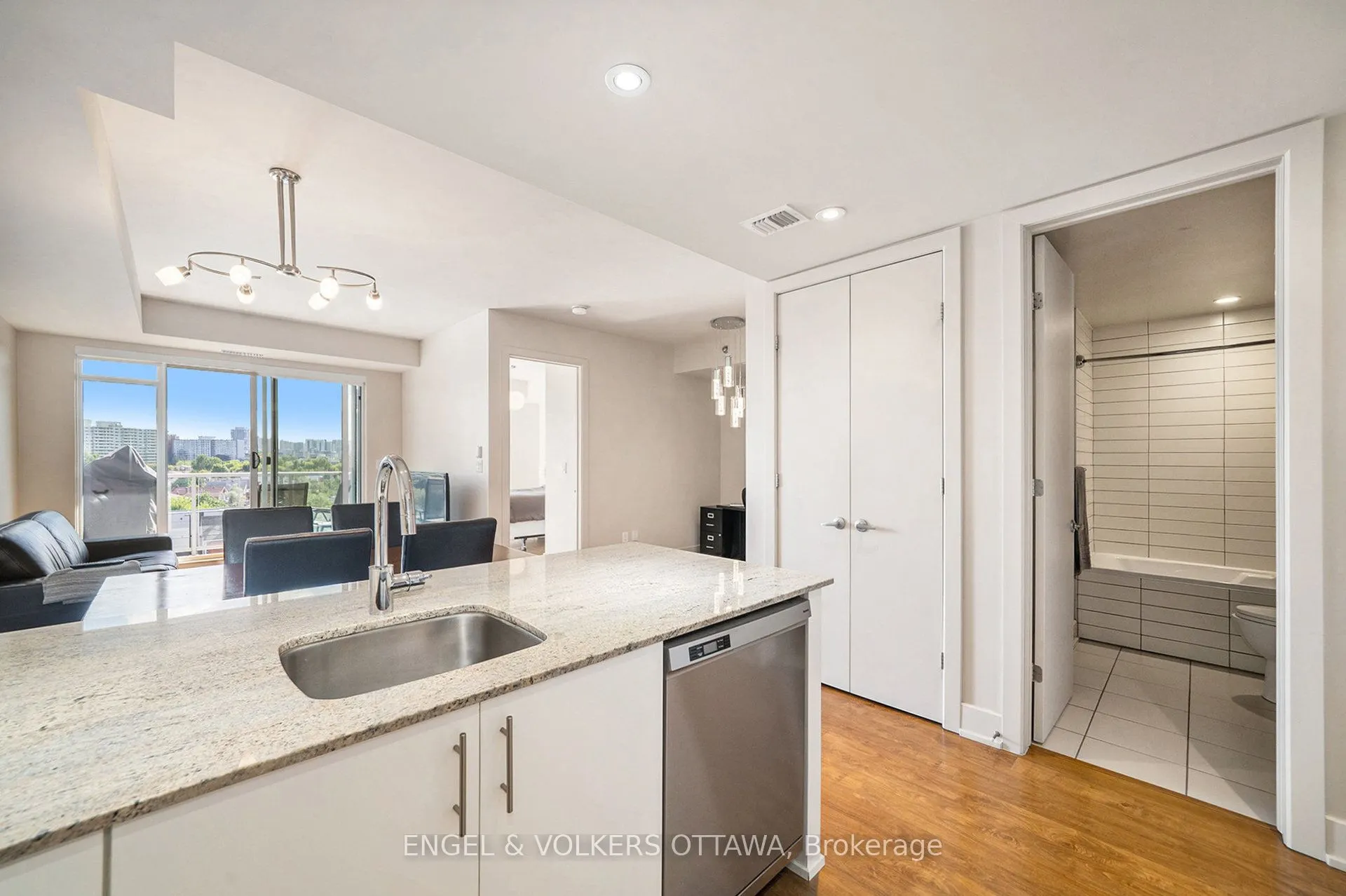 7 Marquette Avenue, #605