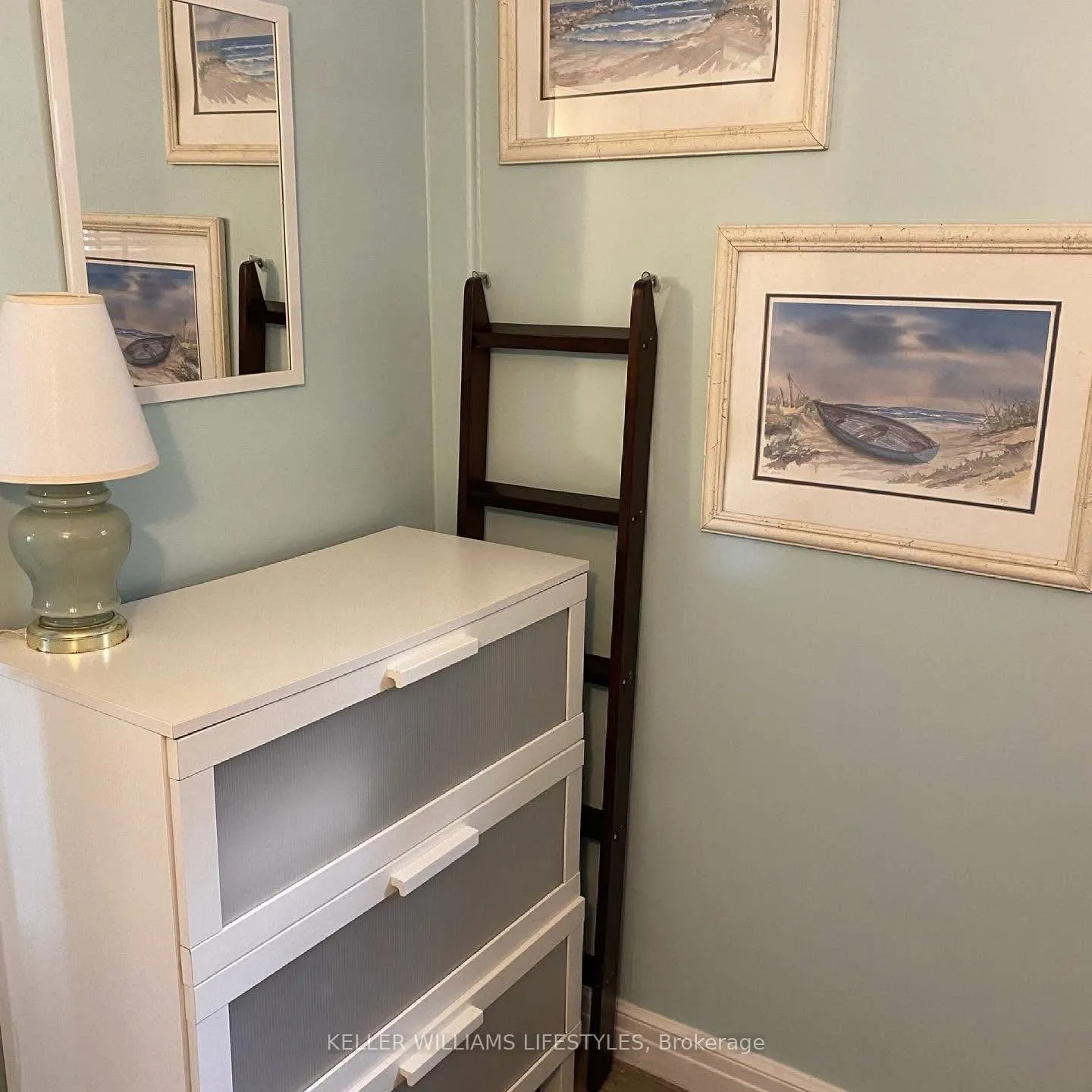 8B Robinson Street, #17