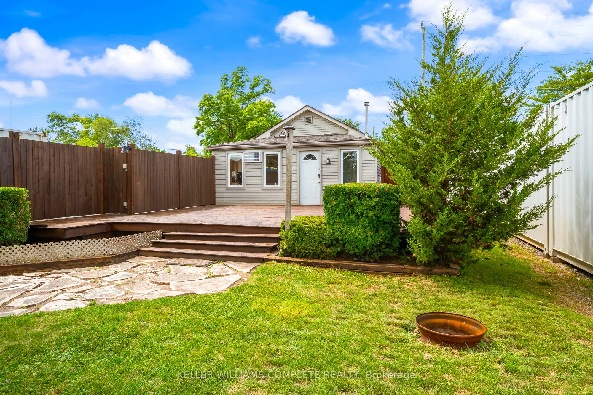1076 Spears Road