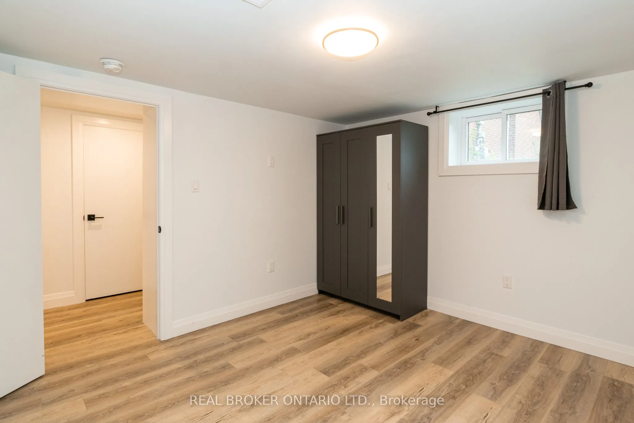67 Kingslea Drive, #Lower