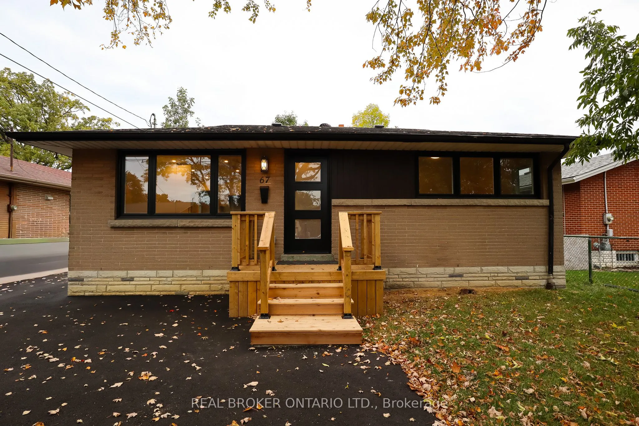 67 Kingslea Drive, #Lower