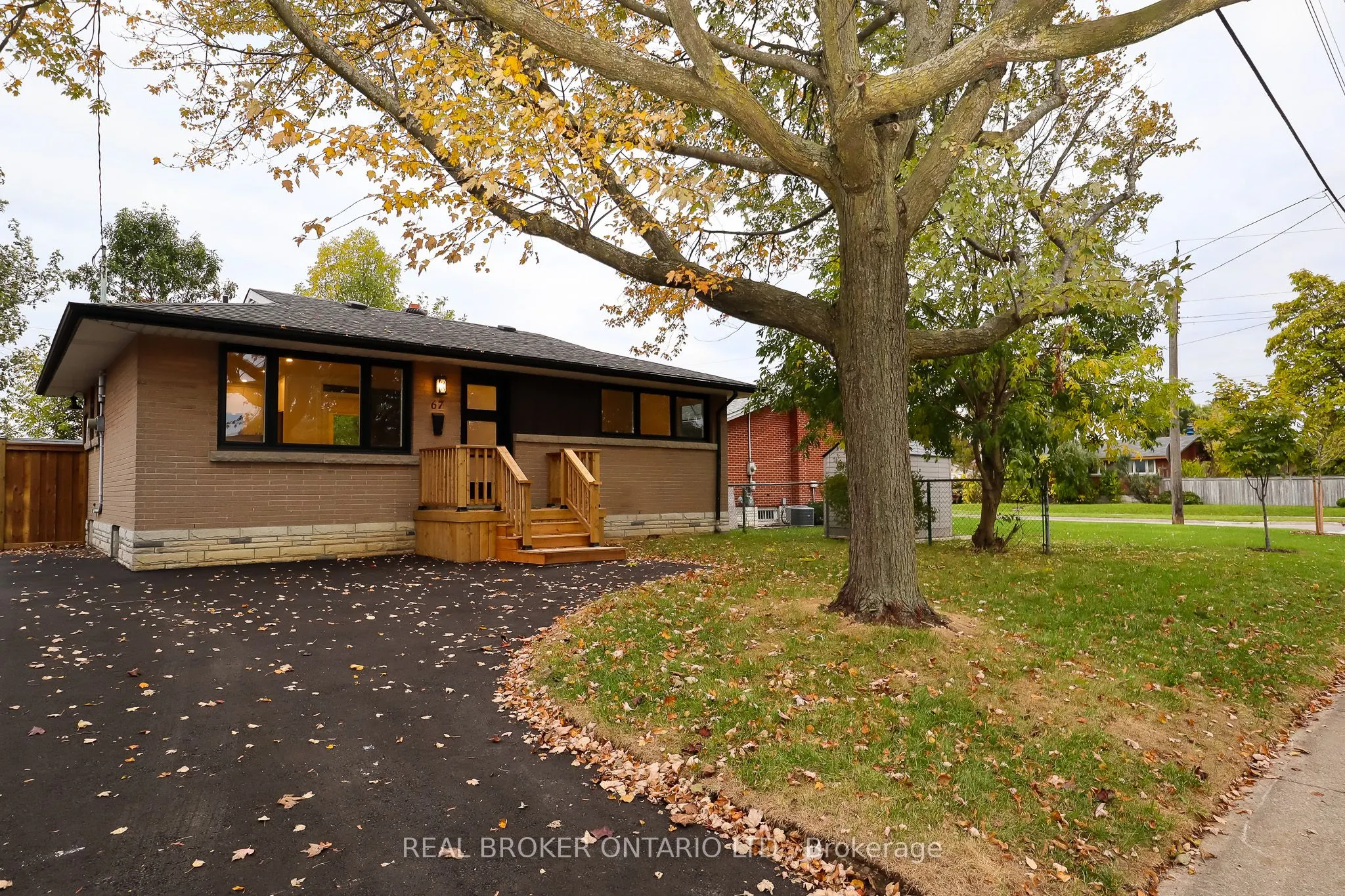 67 Kingslea Drive, #Lower
