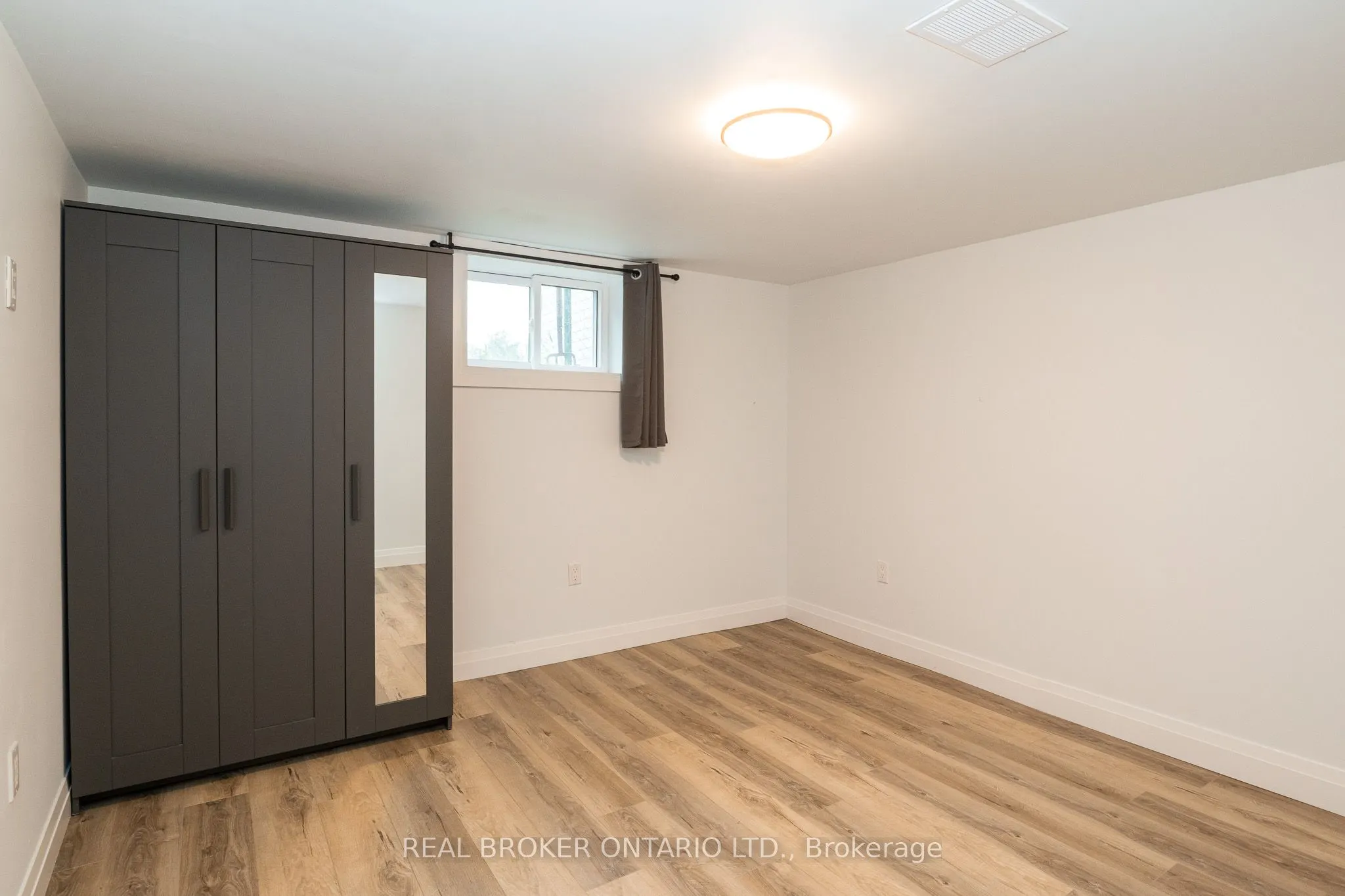 67 Kingslea Drive, #Lower