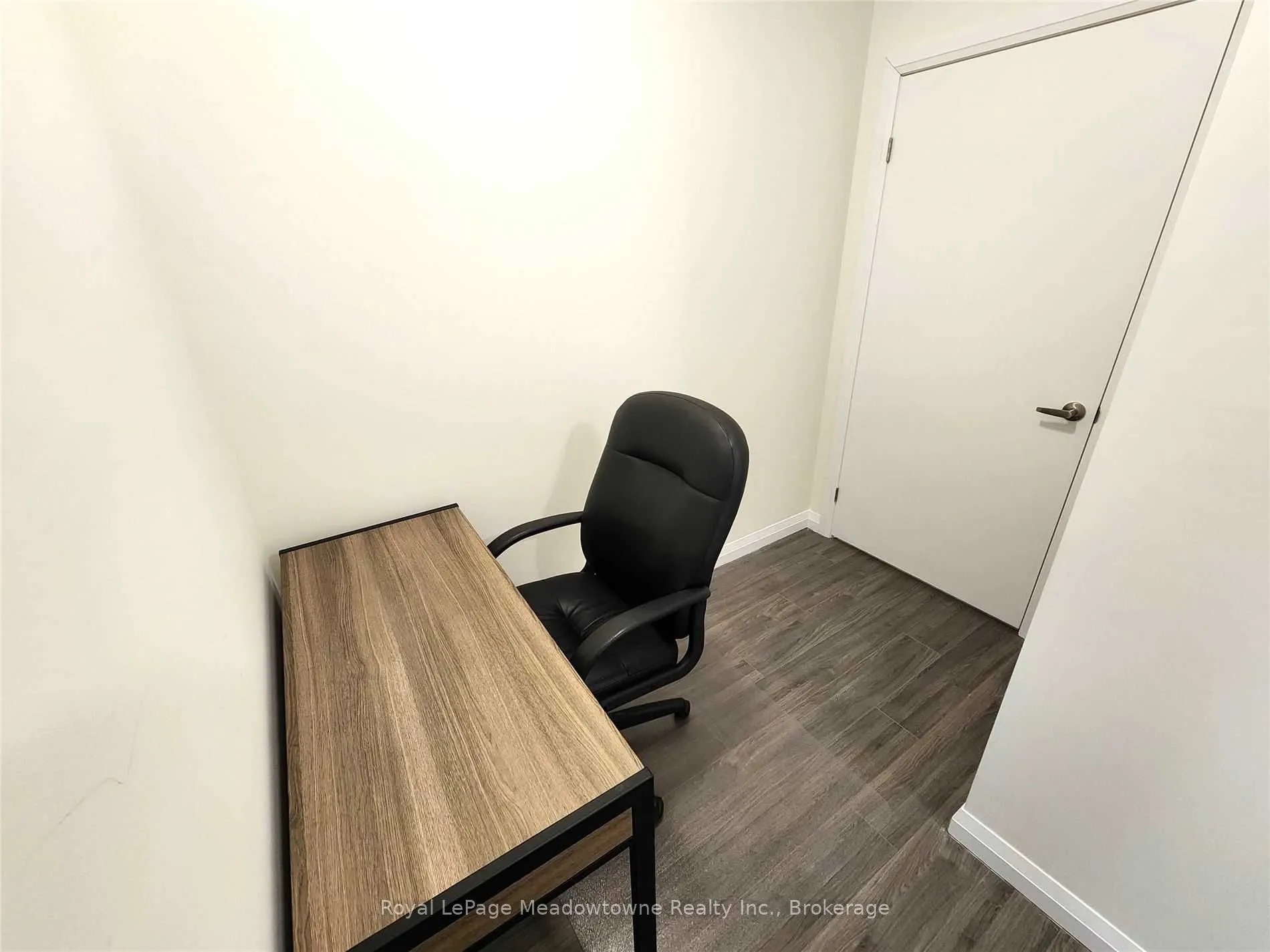 104 Garment Street, #1605