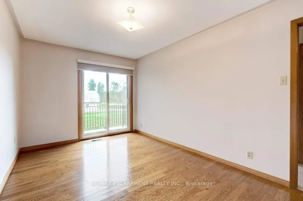 595 Green Mountain Road E