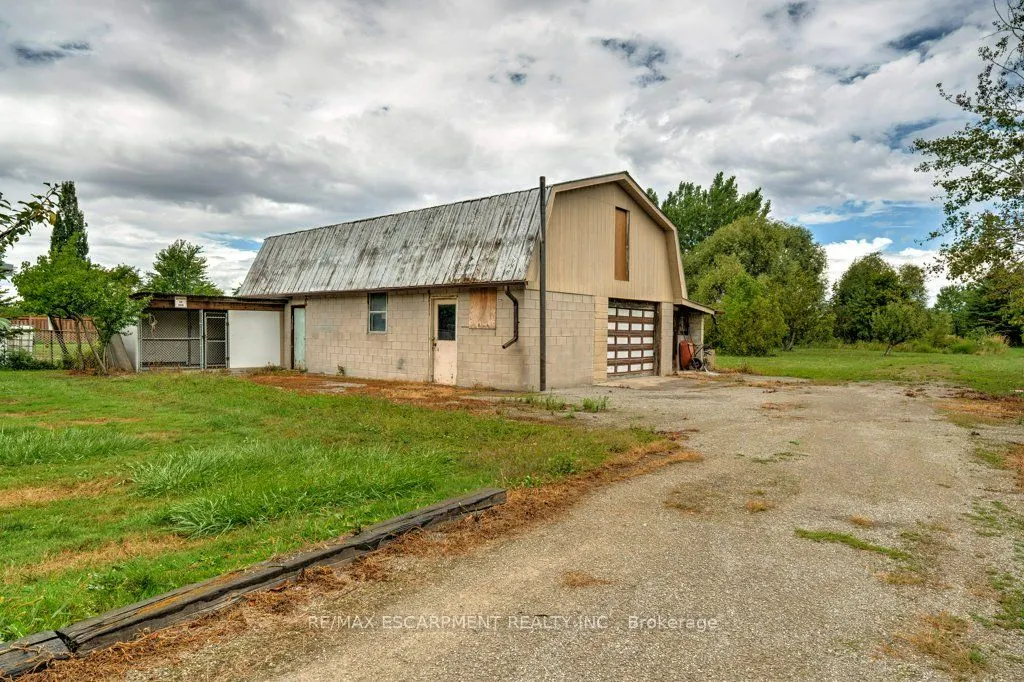 595 Green Mountain Road E