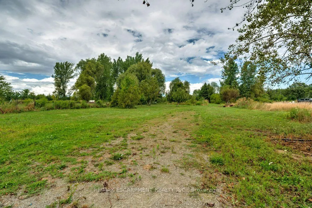 595 Green Mountain Road E