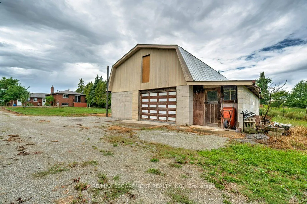 595 Green Mountain Road E