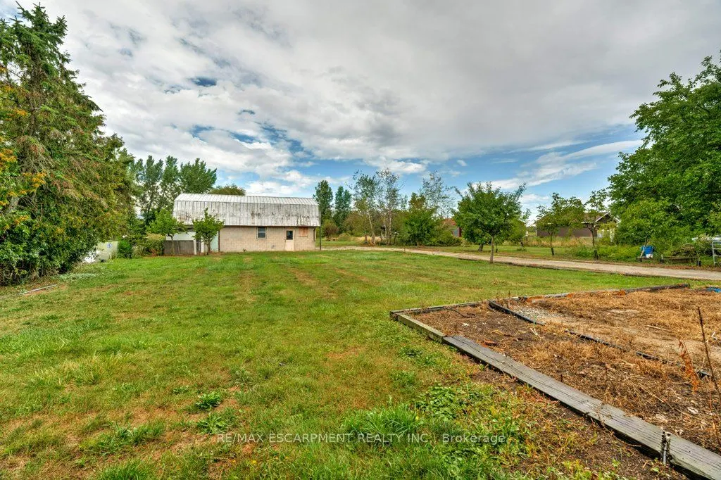 595 Green Mountain Road E