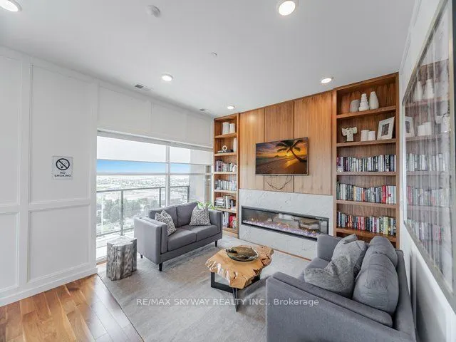 1880 Gordon Street, #409