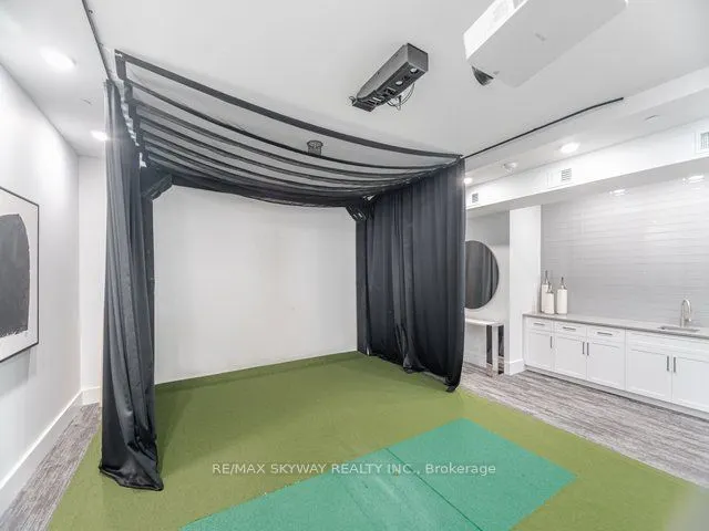 1880 Gordon Street, #409