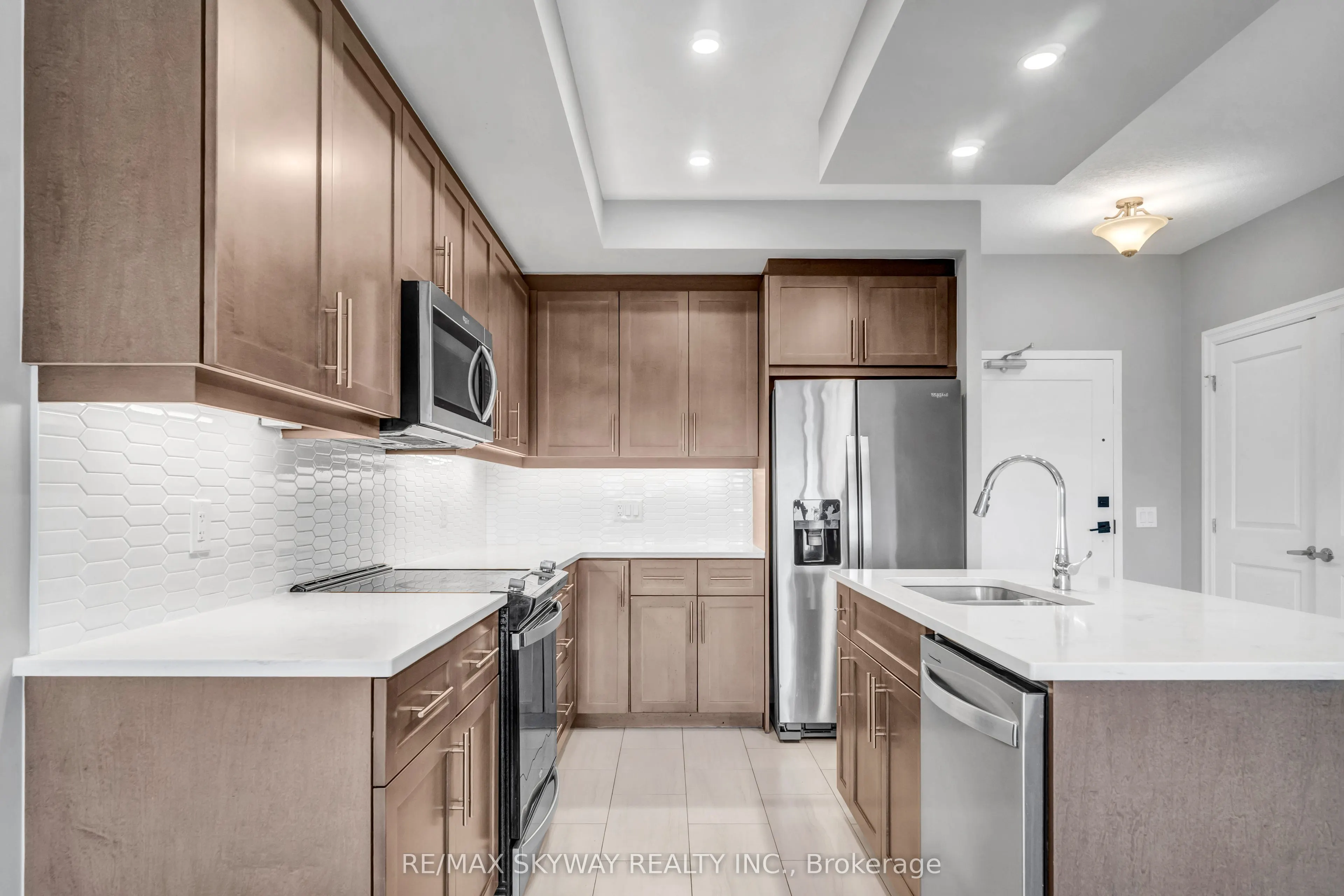1880 Gordon Street, #409