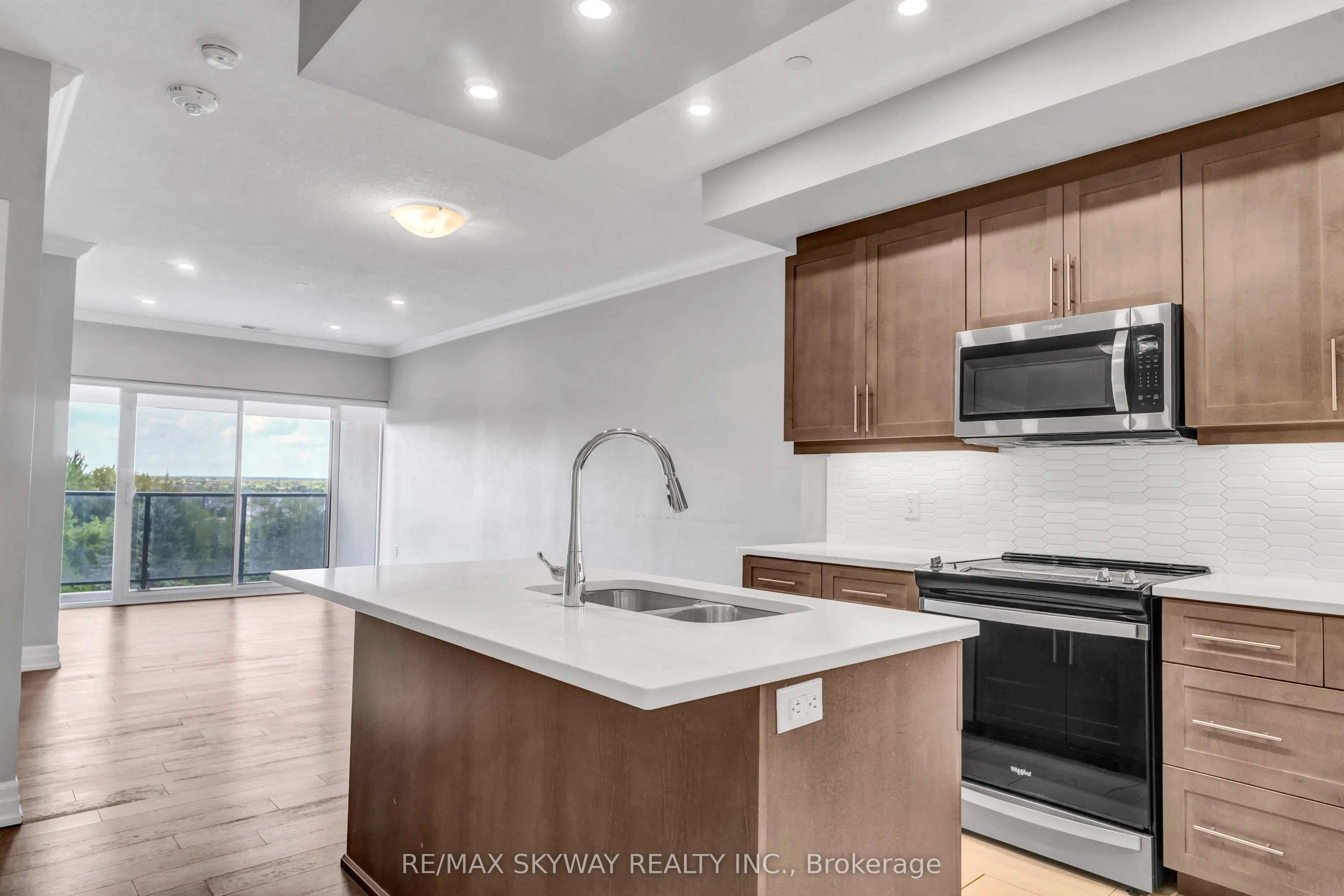 1880 Gordon Street, #409
