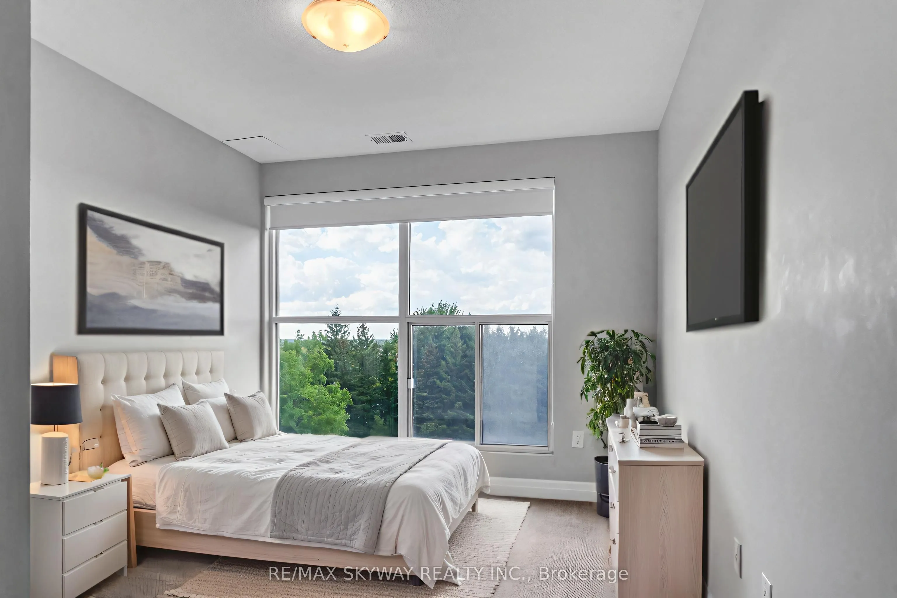 1880 Gordon Street, #409