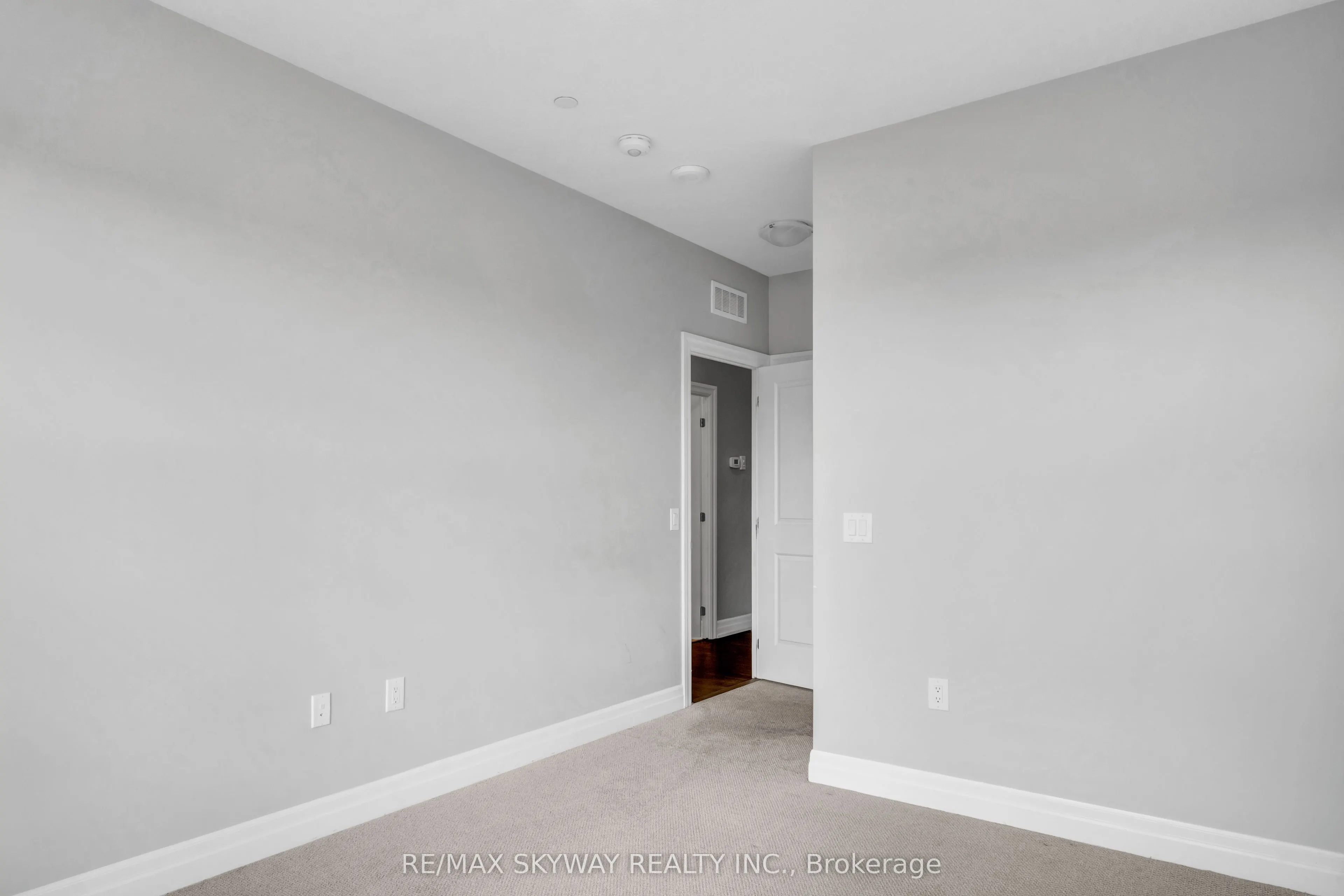 1880 Gordon Street, #409