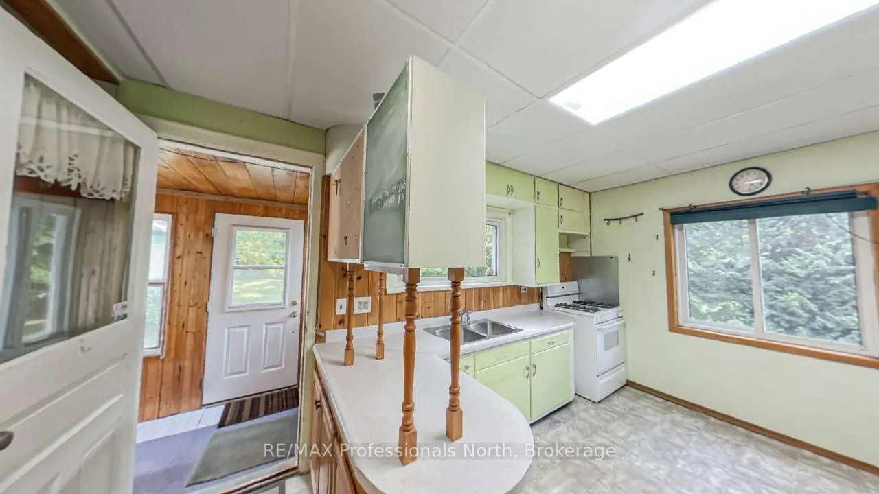 49 Beach Road